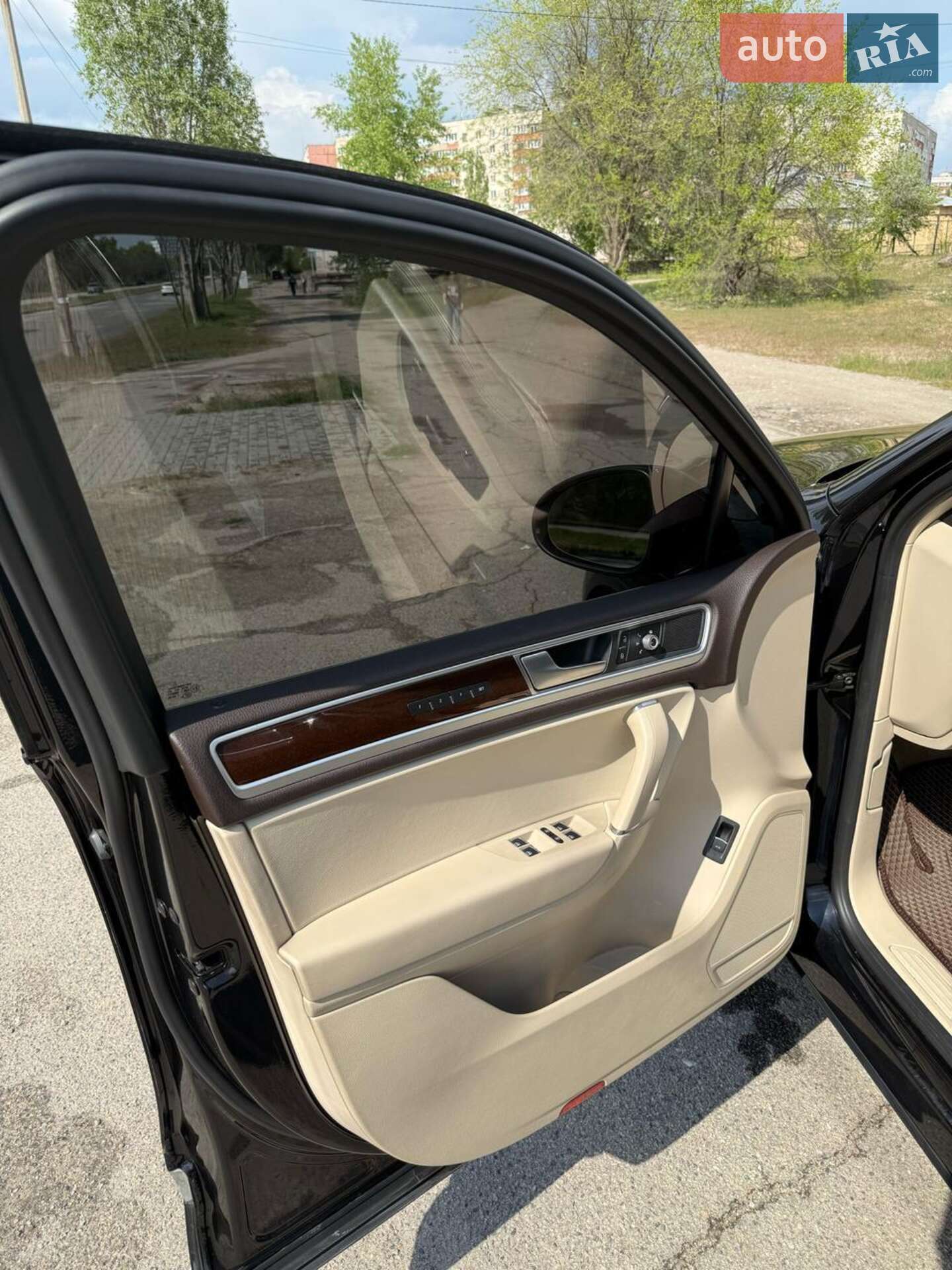 Volkswagen Touareg 2015 VIN WVGEP9BP7GD006005 фото оголошення 12 з 26