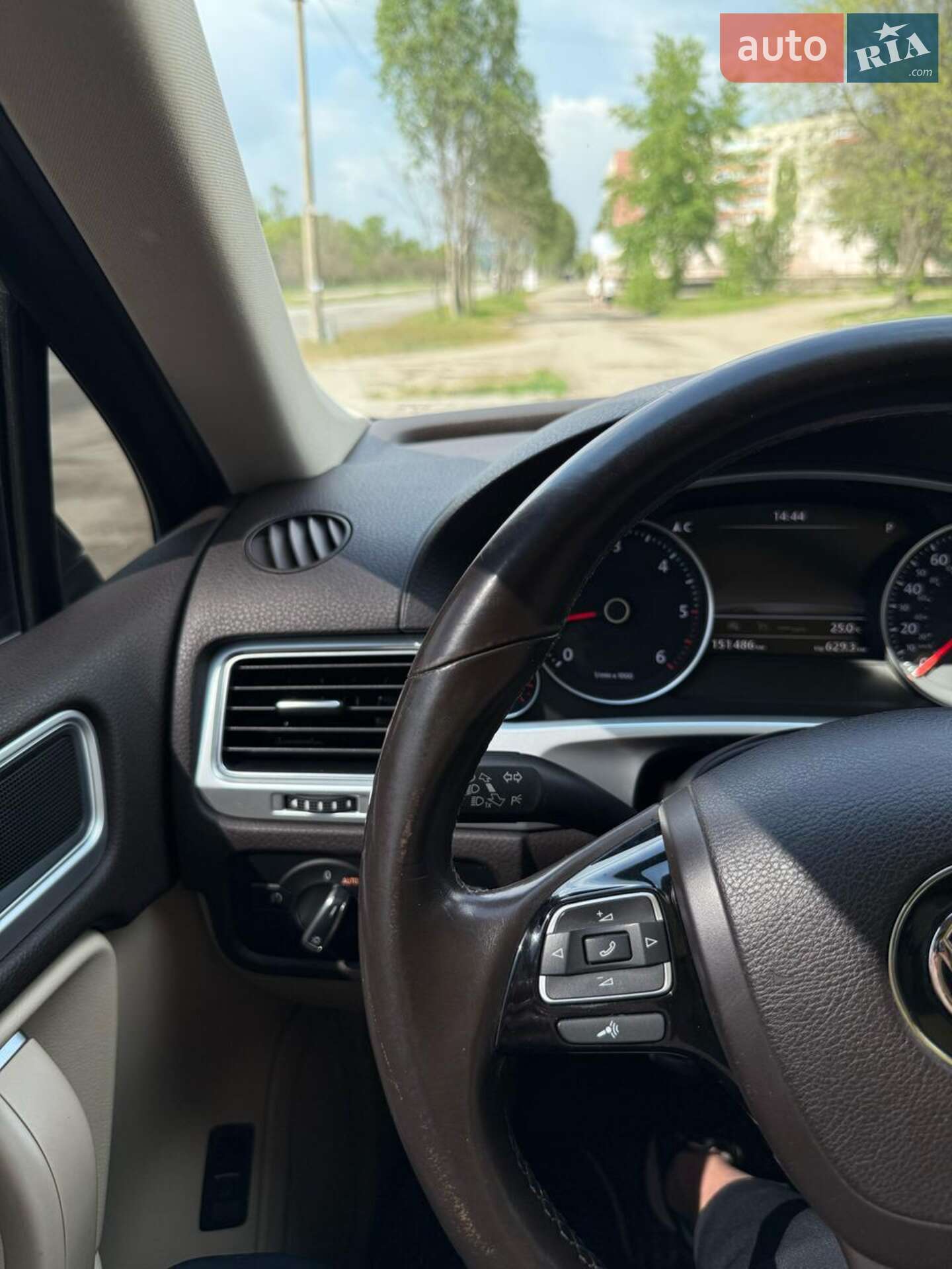 Volkswagen Touareg 2015 VIN WVGEP9BP7GD006005 фото оголошення 14 з 26