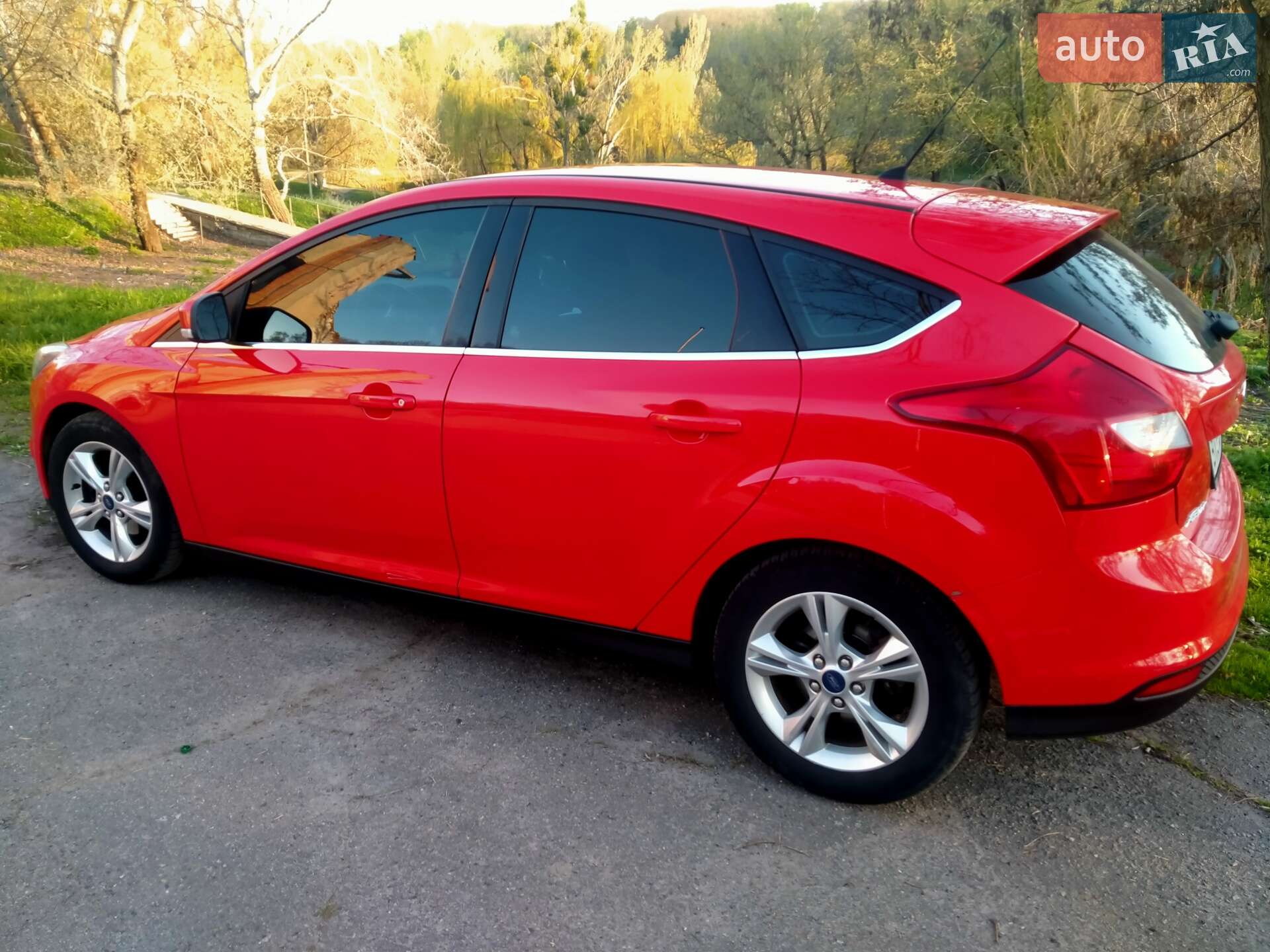 Ford Focus 2013 VIN WF0KXXGCBKDG41524 фото оголошення 3 з 9