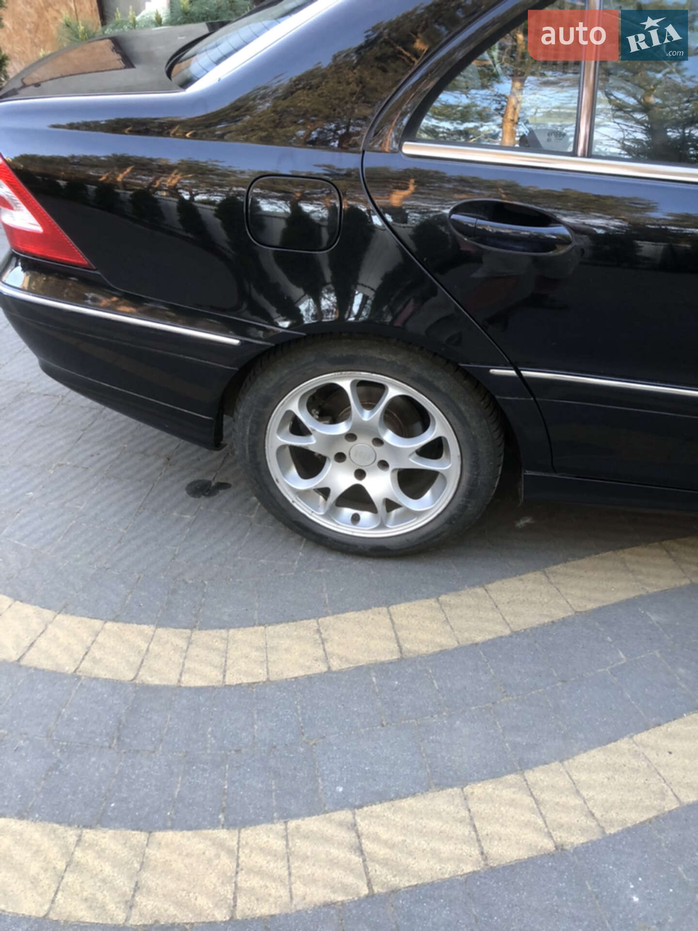 Mercedes-Benz C-Class 2005 VIN WDB2030421A862904 фото оголошення 4 з 40