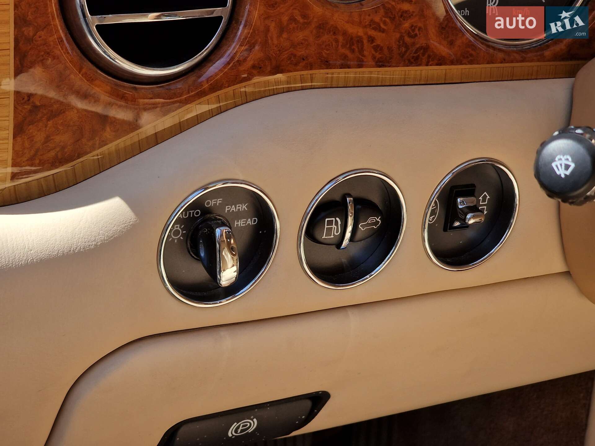 Rolls-Royce Silver Seraph 2001 VIN SCALA61E02CX08345 фото оголошення 62 з 118
