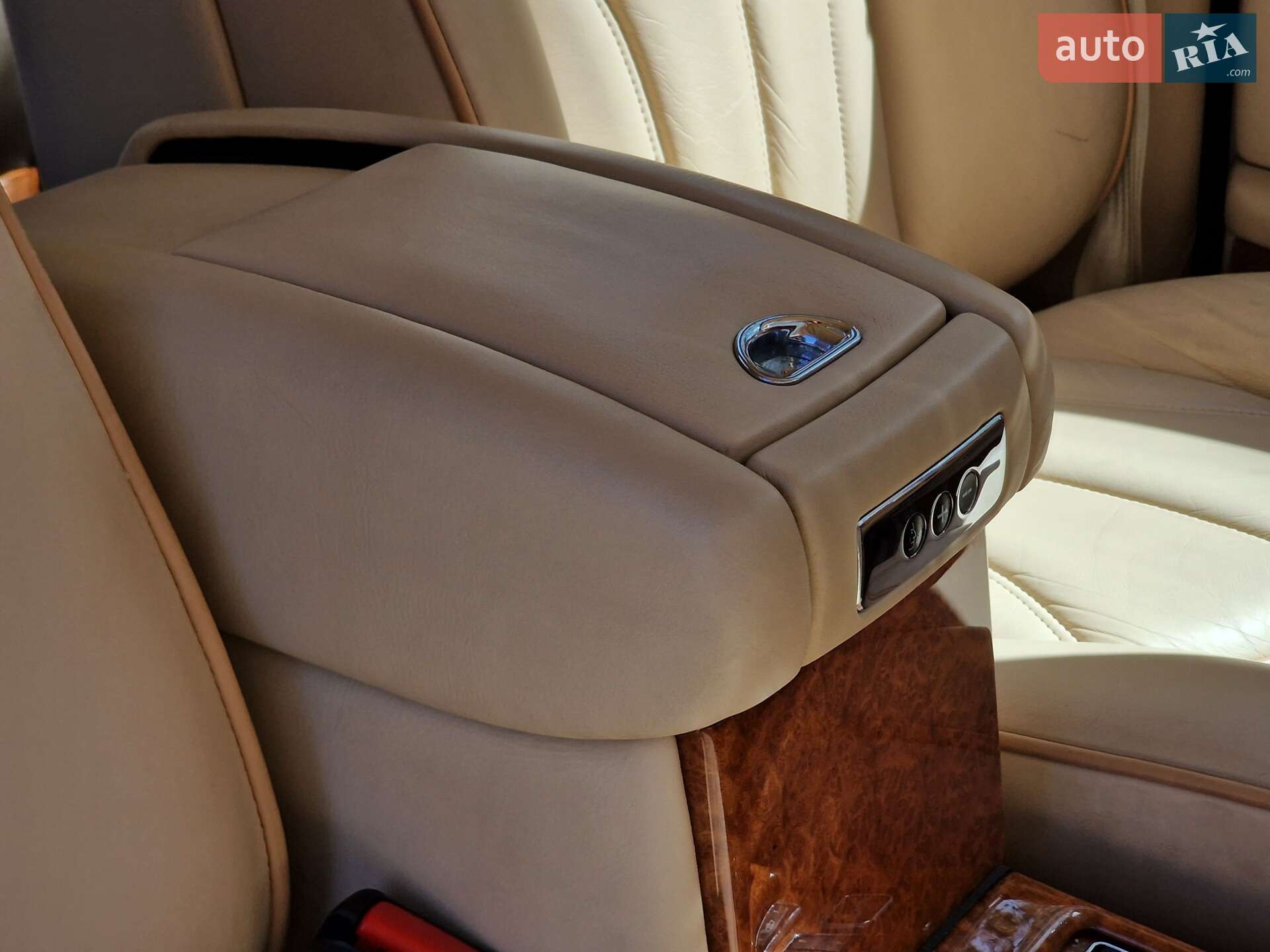 Rolls-Royce Silver Seraph 2001 VIN SCALA61E02CX08345 фото оголошення 77 з 118