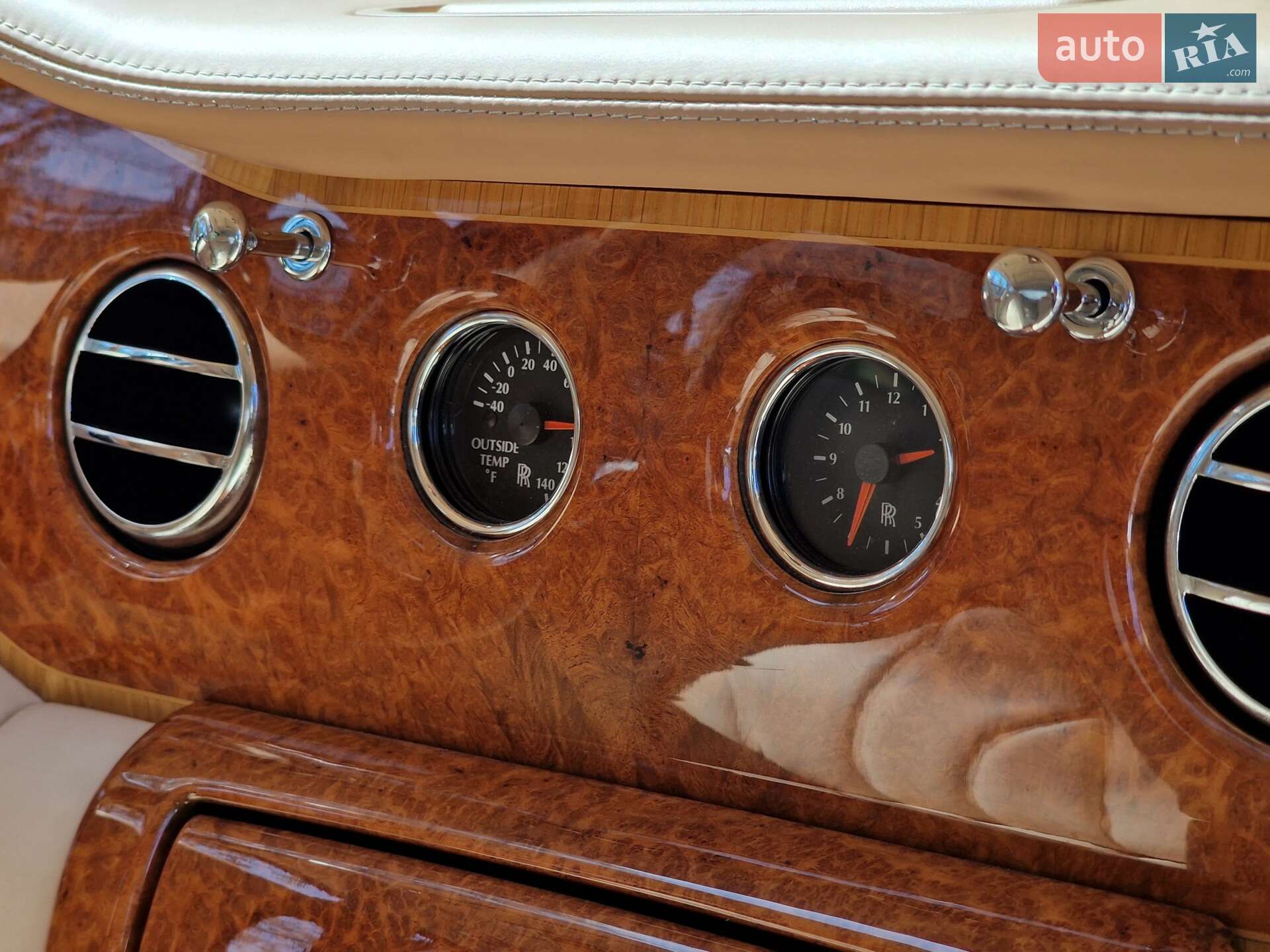 Rolls-Royce Silver Seraph 2001 VIN SCALA61E02CX08345 фото оголошення 78 з 118