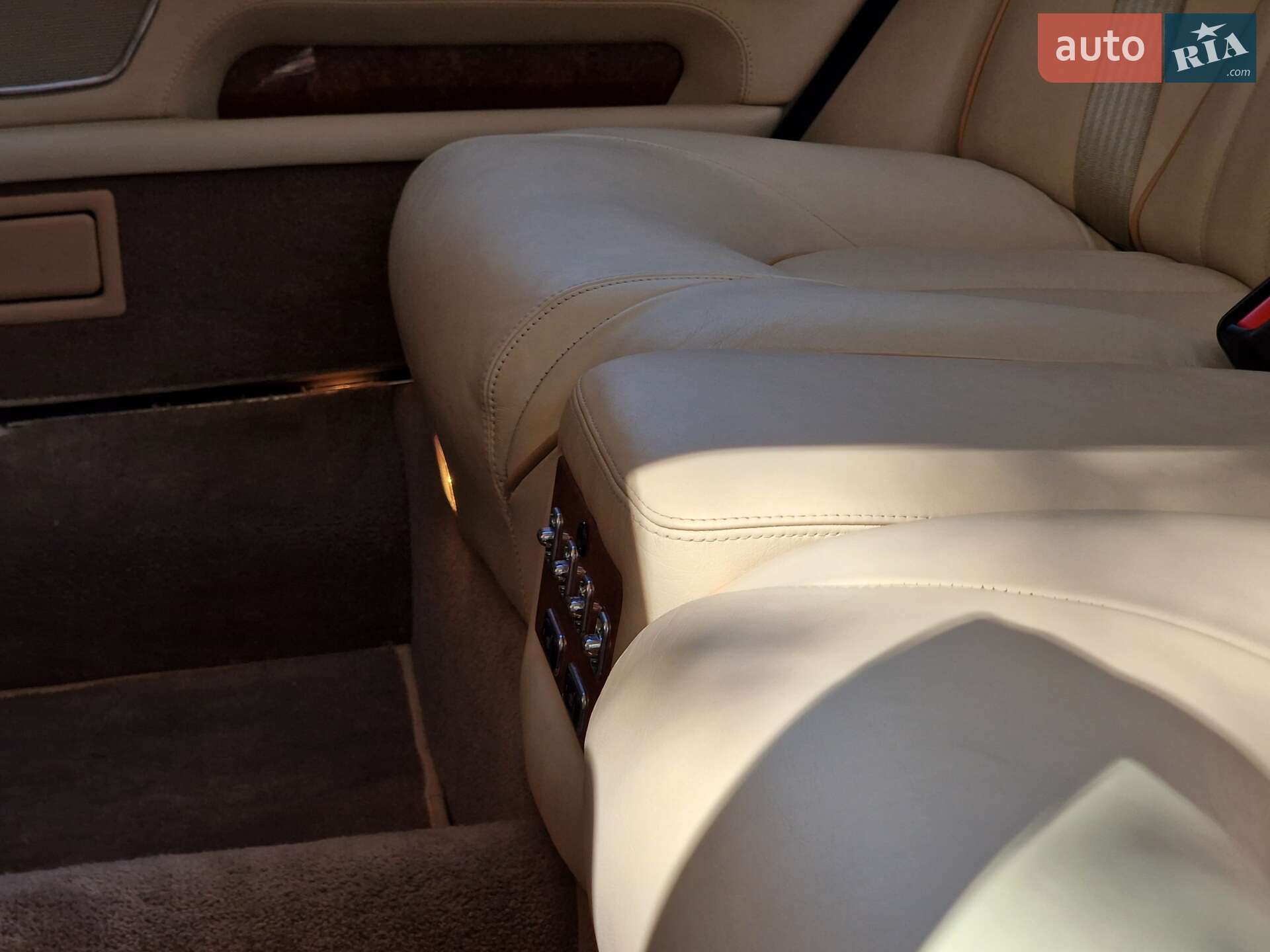 Rolls-Royce Silver Seraph 2001 VIN SCALA61E02CX08345 фото оголошення 86 з 118