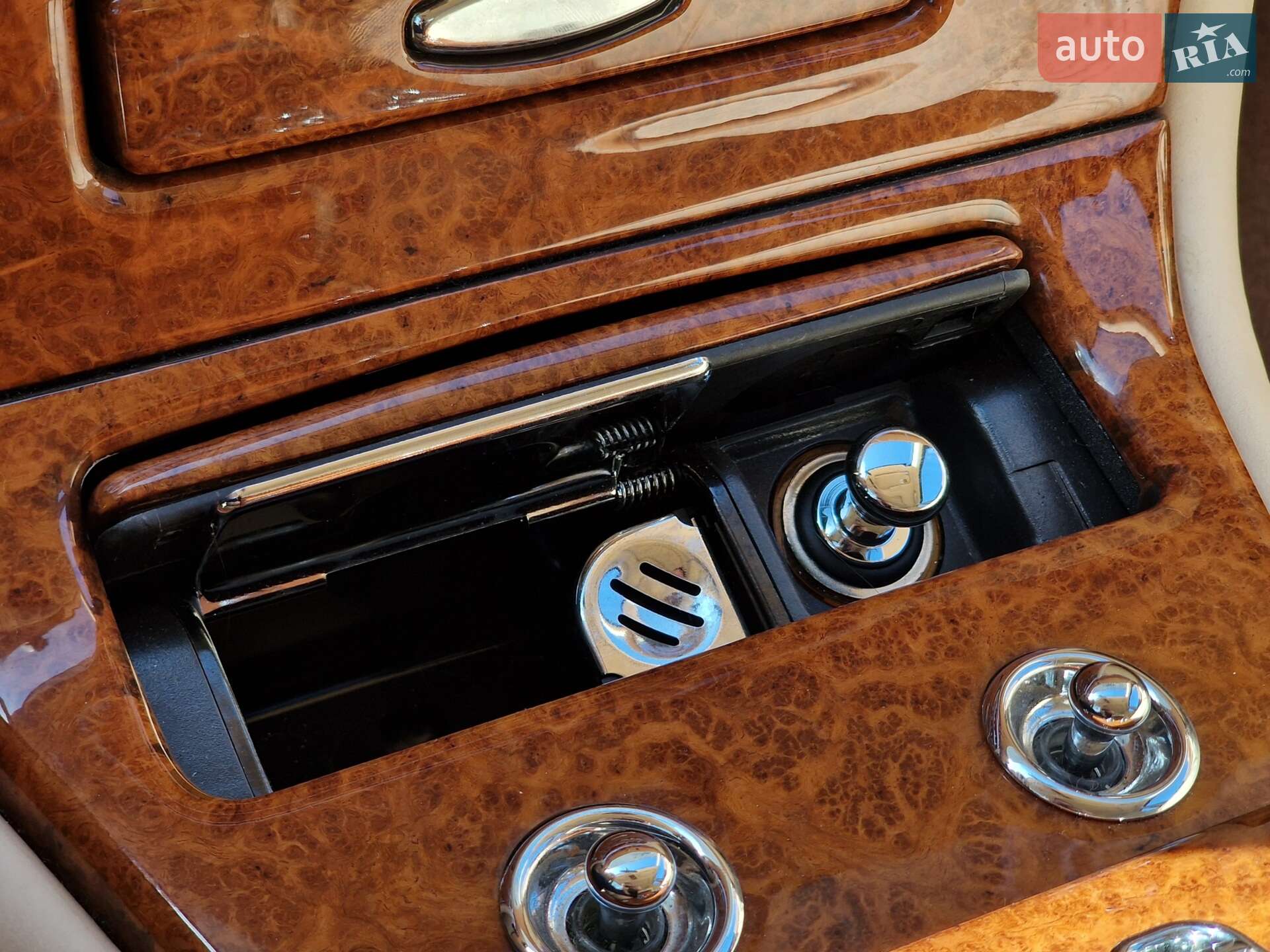 Rolls-Royce Silver Seraph 2001 VIN SCALA61E02CX08345 фото оголошення 102 з 118