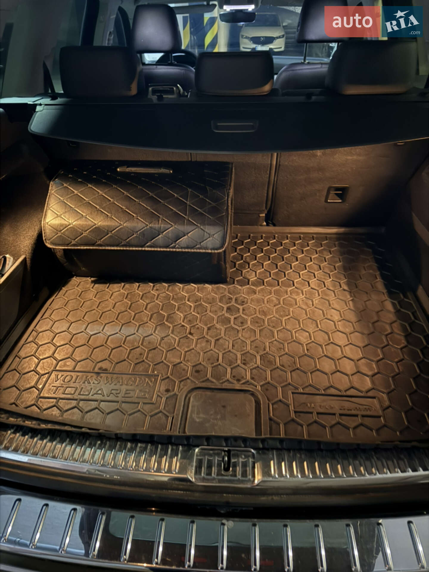 Volkswagen Touareg 2017 VIN WVGZZZ7PZHD035464 фото оголошення 12 з 49