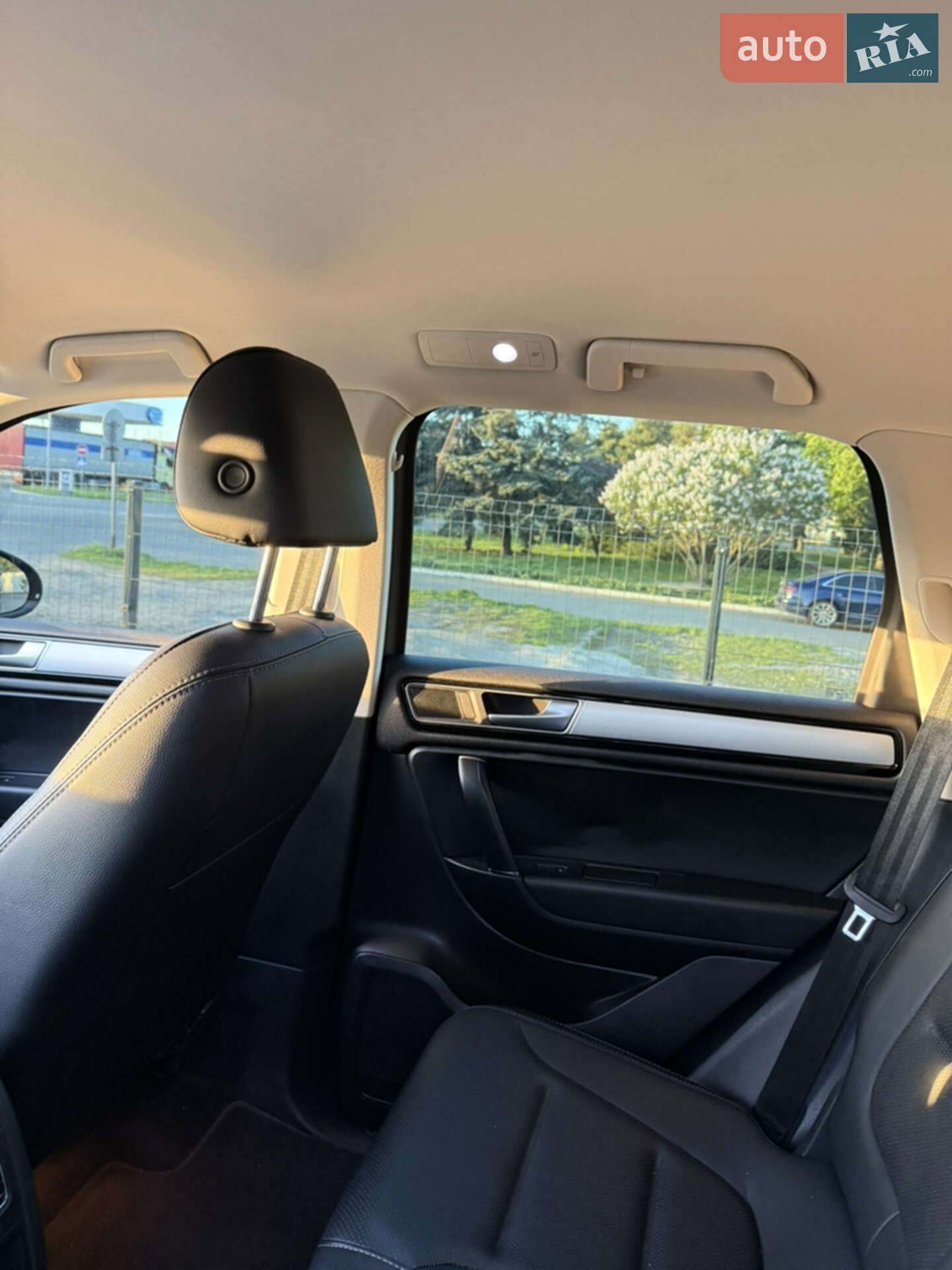 Volkswagen Touareg 2017 VIN WVGZZZ7PZHD035464 фото оголошення 15 з 49