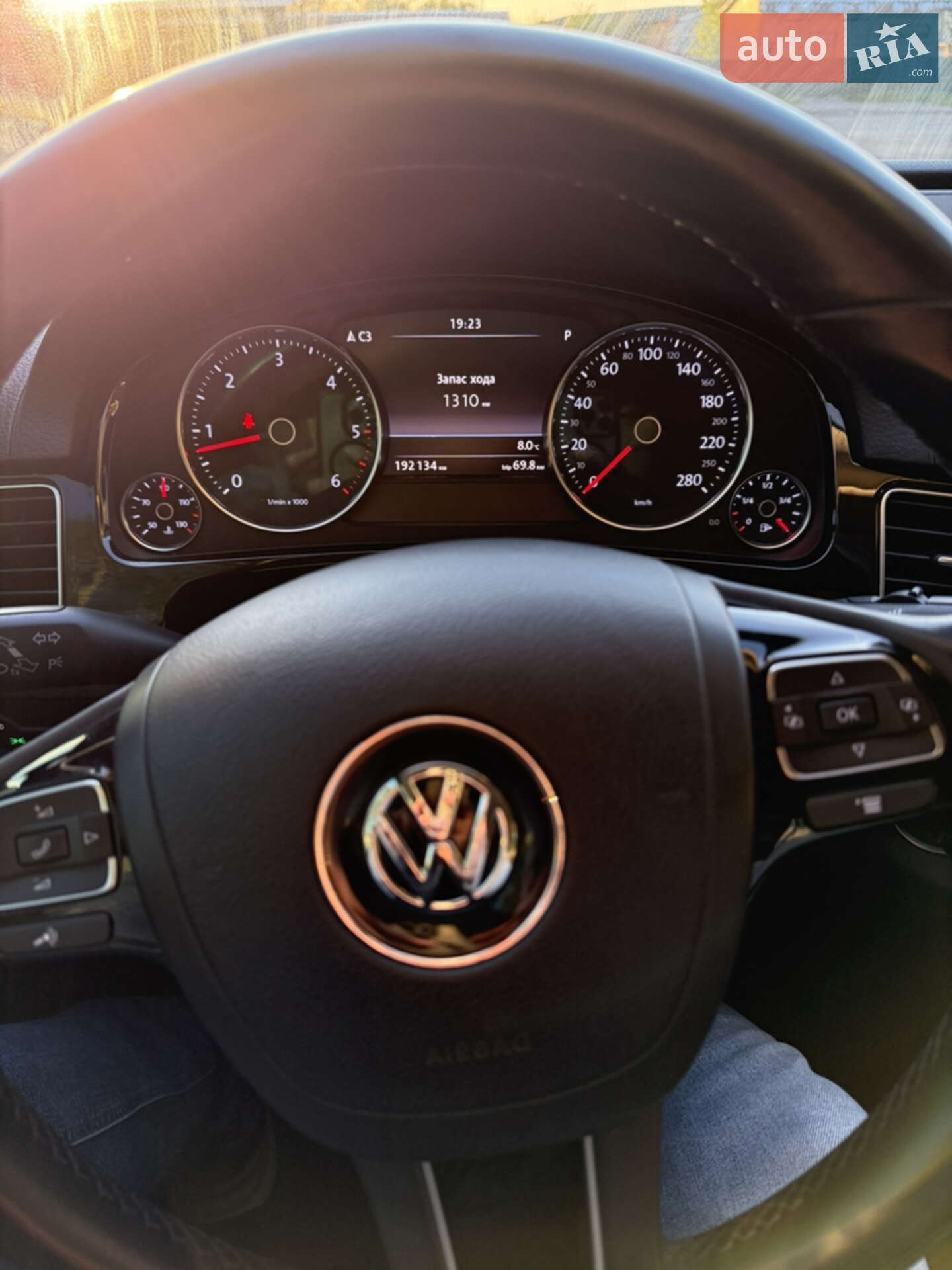 Volkswagen Touareg 2017 VIN WVGZZZ7PZHD035464 фото оголошення 25 з 49