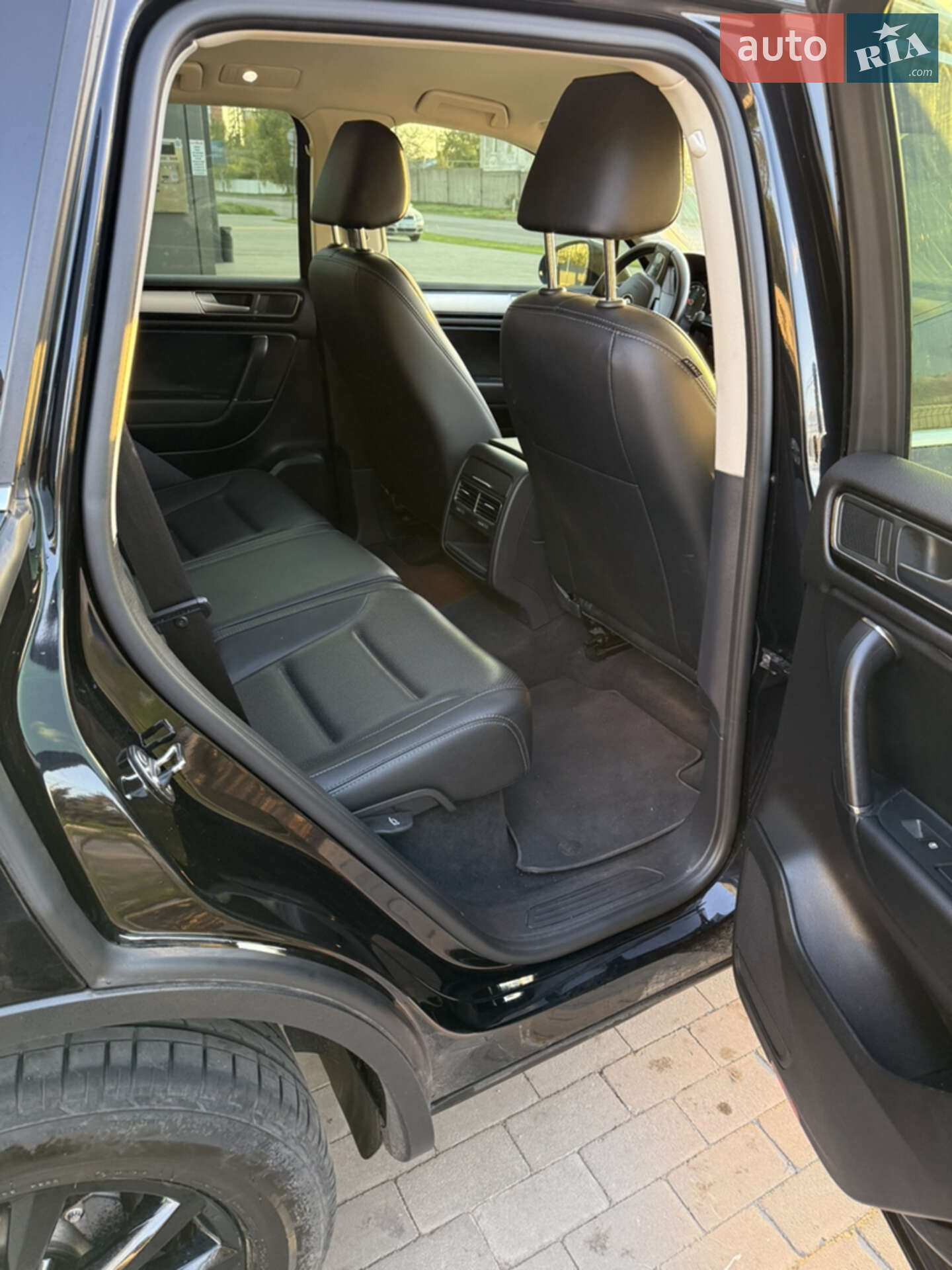 Volkswagen Touareg 2017 VIN WVGZZZ7PZHD035464 фото оголошення 31 з 49