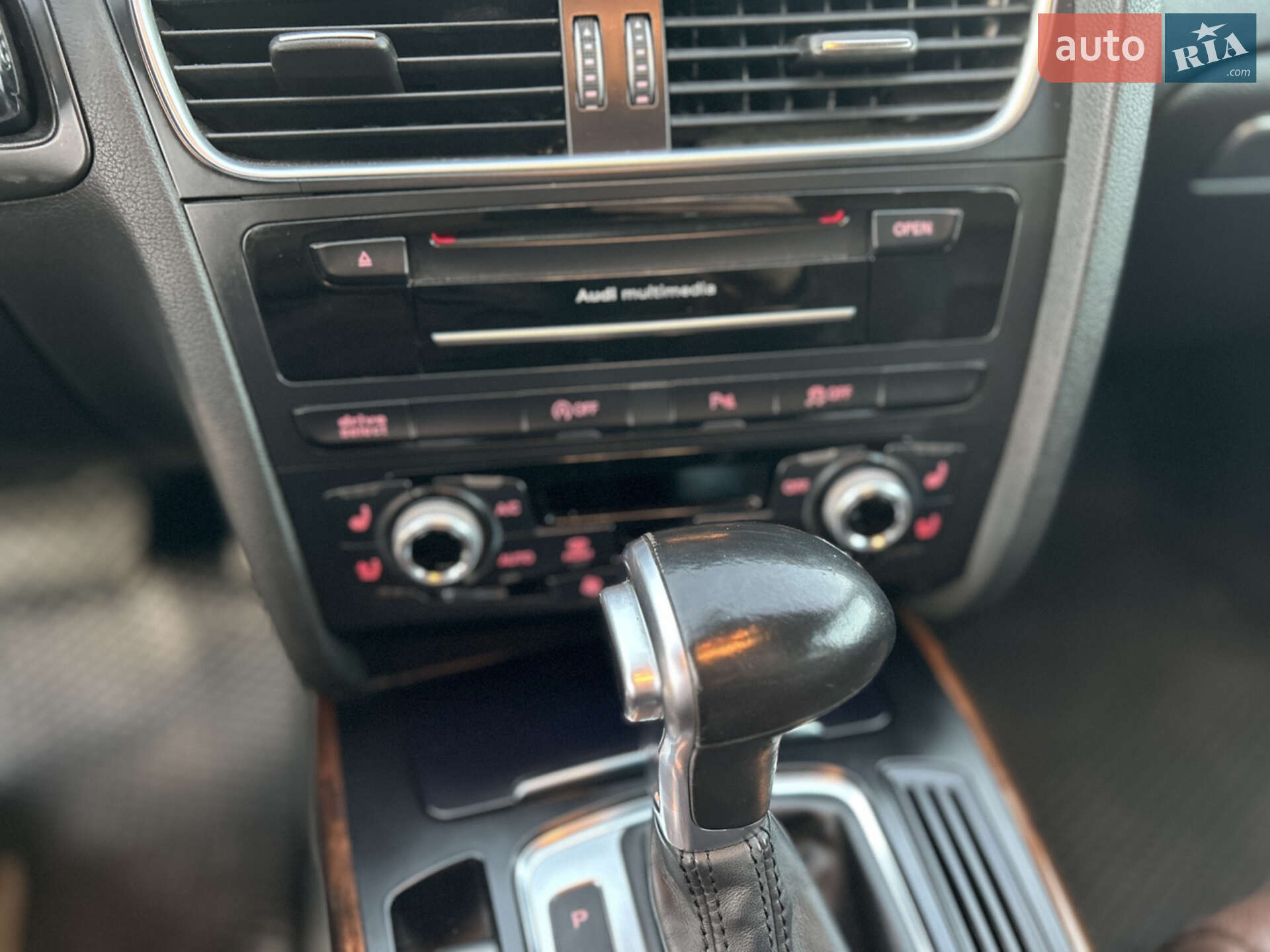 Audi A4 Allroad 2015 VIN WAUZZZ8K3GA013995 фото оголошення 19 з 39