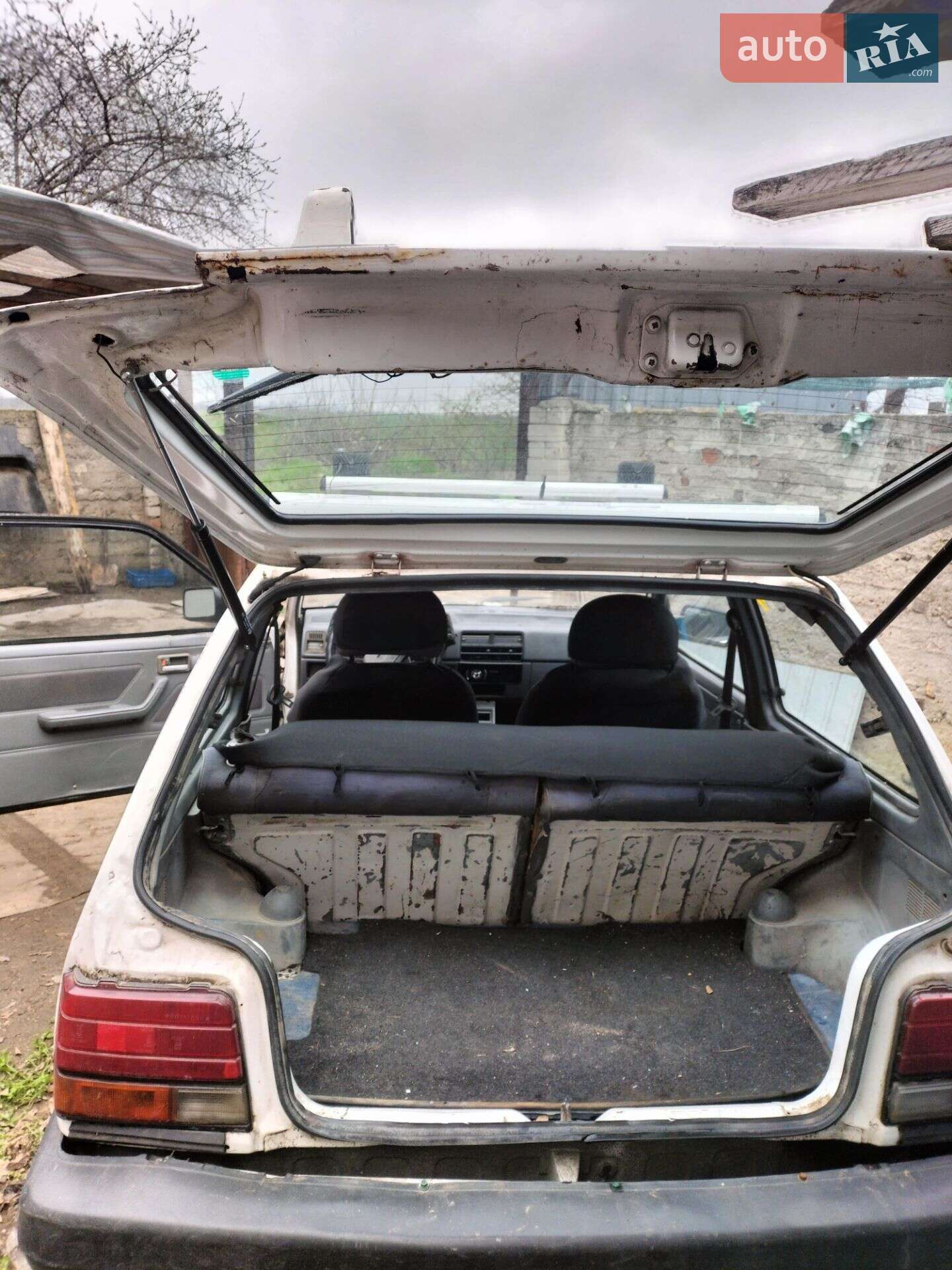Suzuki Swift 1988 VIN JSA0AA53S00103210 фото оголошення 2 з 6