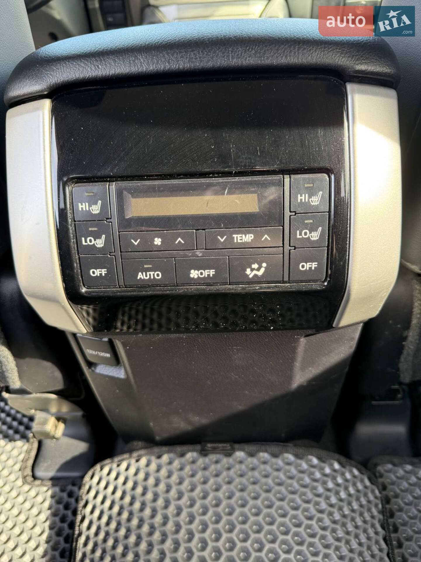 Toyota Land Cruiser Prado 2019 VIN JTEBU3FJ20K176000 фото оголошення 20 з 25