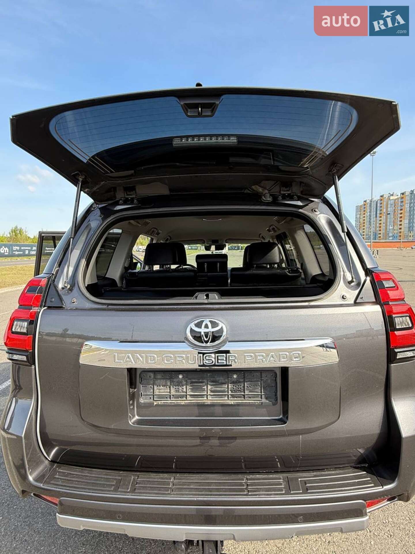 Toyota Land Cruiser Prado 2019 VIN JTEBU3FJ20K176000 фото оголошення 8 з 25