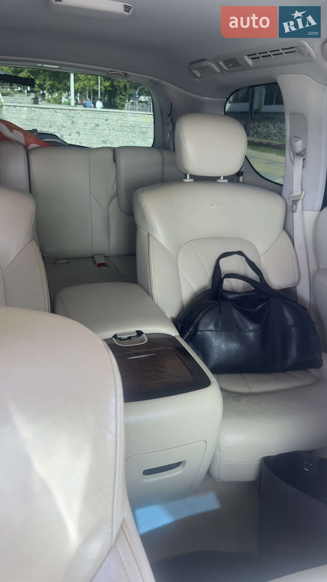 Infiniti QX56 2011 VIN JN1JANZ62U0001087 фото оголошення 2 з 7