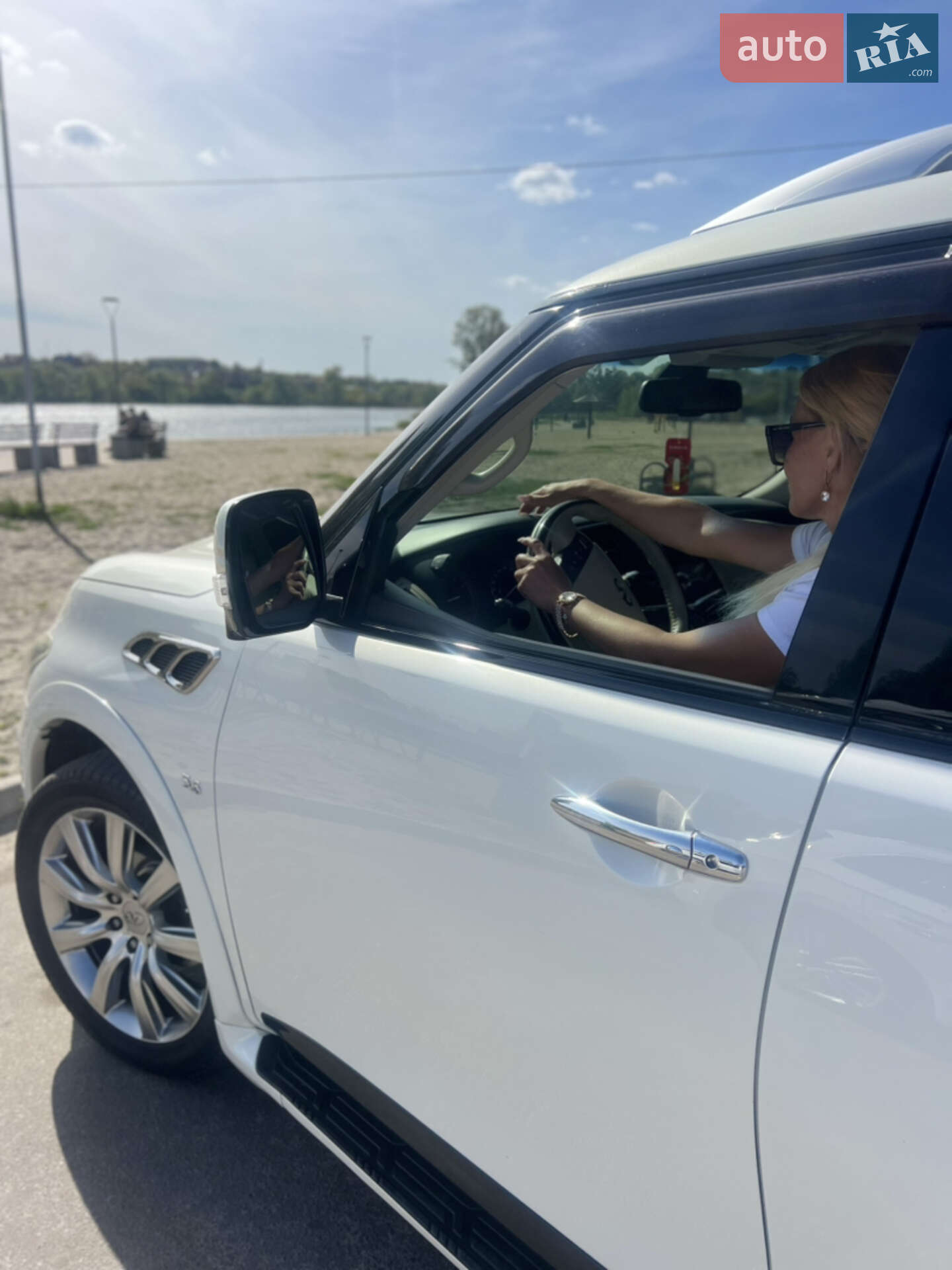 Infiniti QX56 2011 VIN JN1JANZ62U0001087 фото оголошення 3 з 7