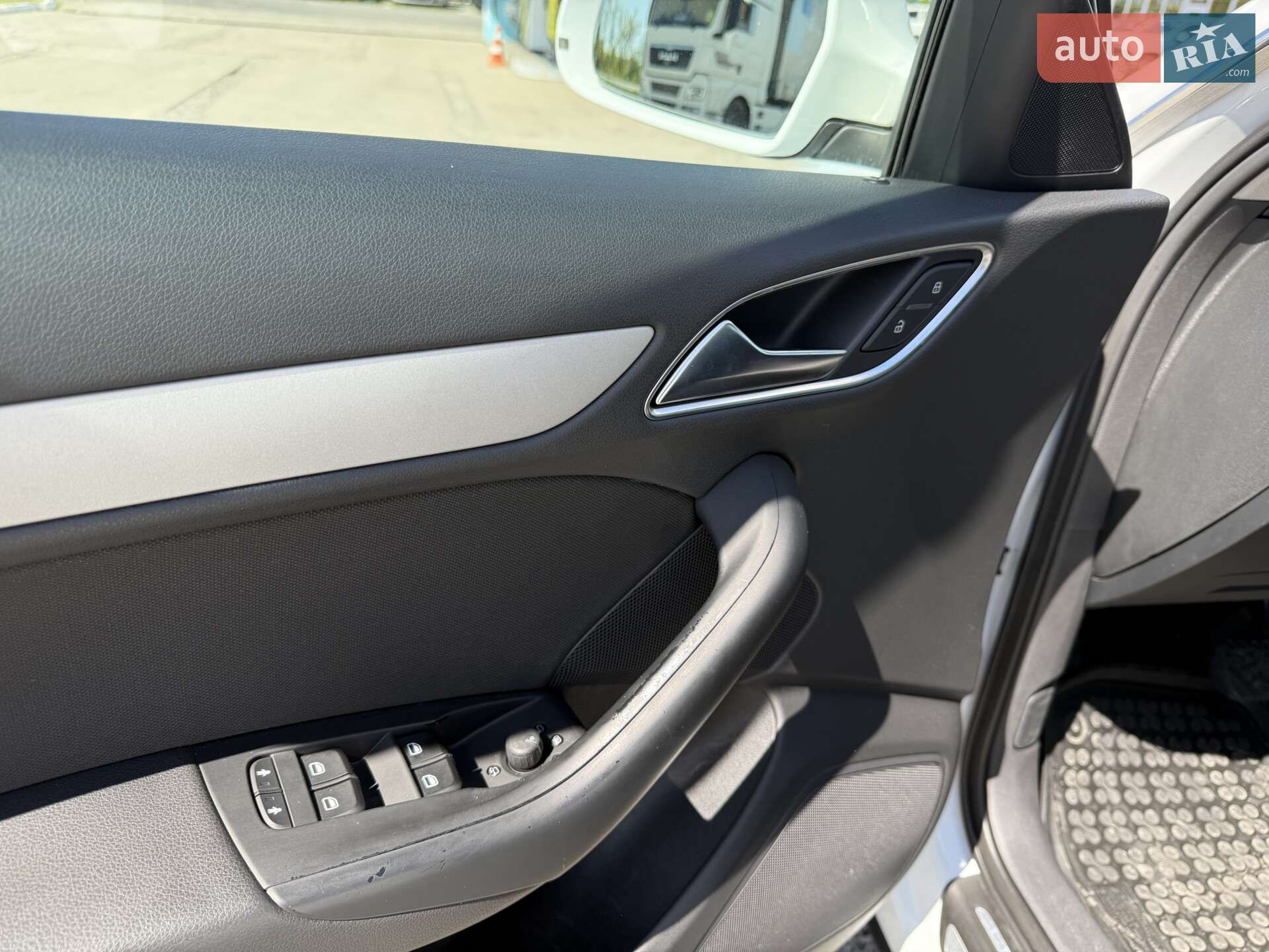 Audi Q3 2014 VIN WAUZZZ8U7ER081202 фото оголошення 30 з 62