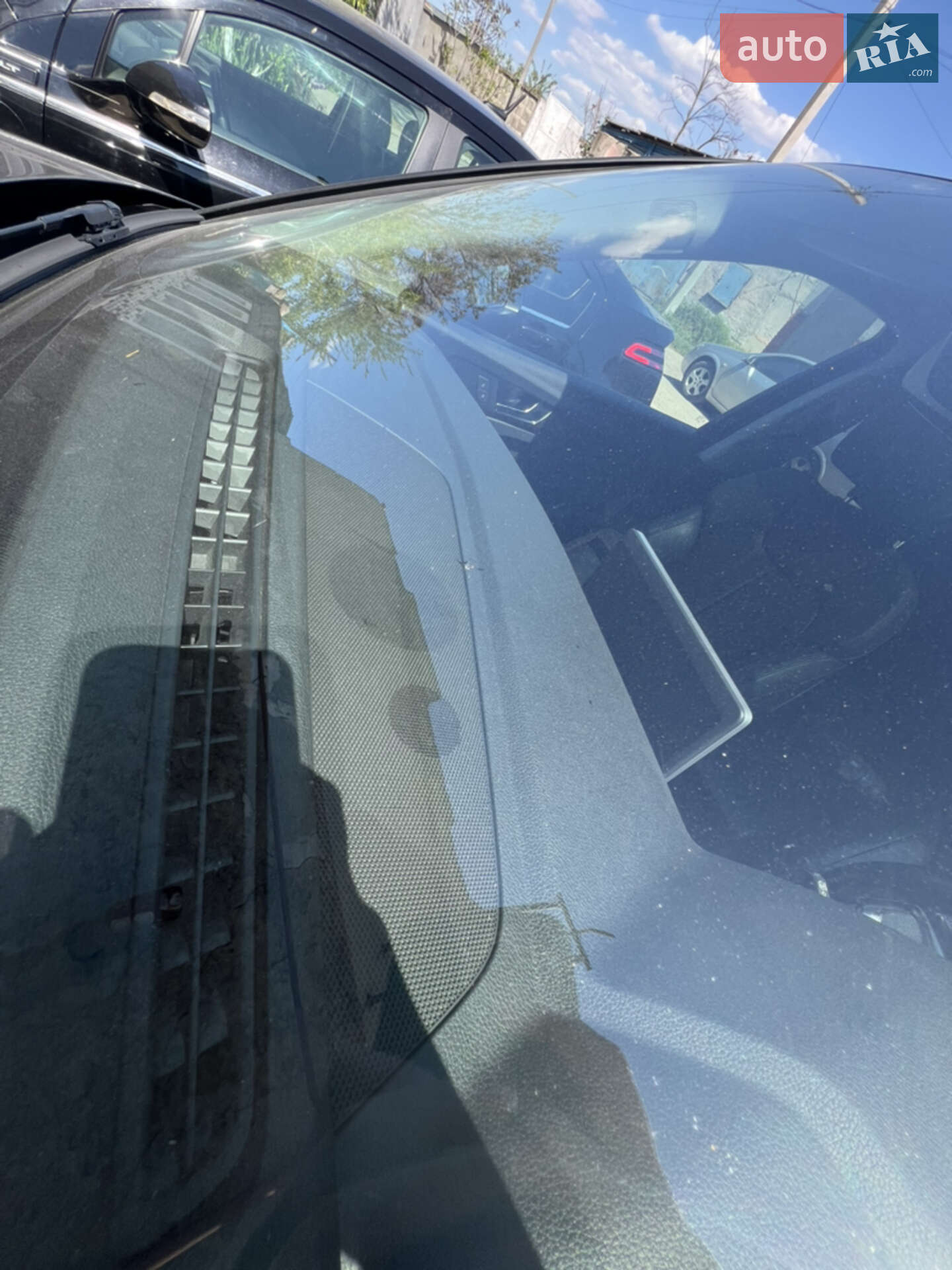 Audi Q5 2018 VIN WA1BNAFY3J2247574 фото оголошення 2 з 20