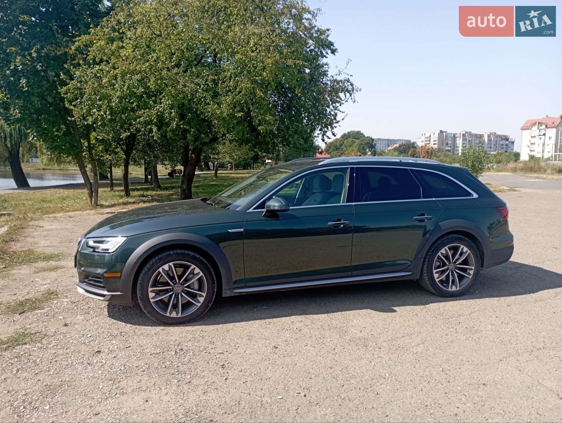 Audi A4 Allroad 2019 VIN WA18NAF49KA114364 фото оголошення 2 з 22