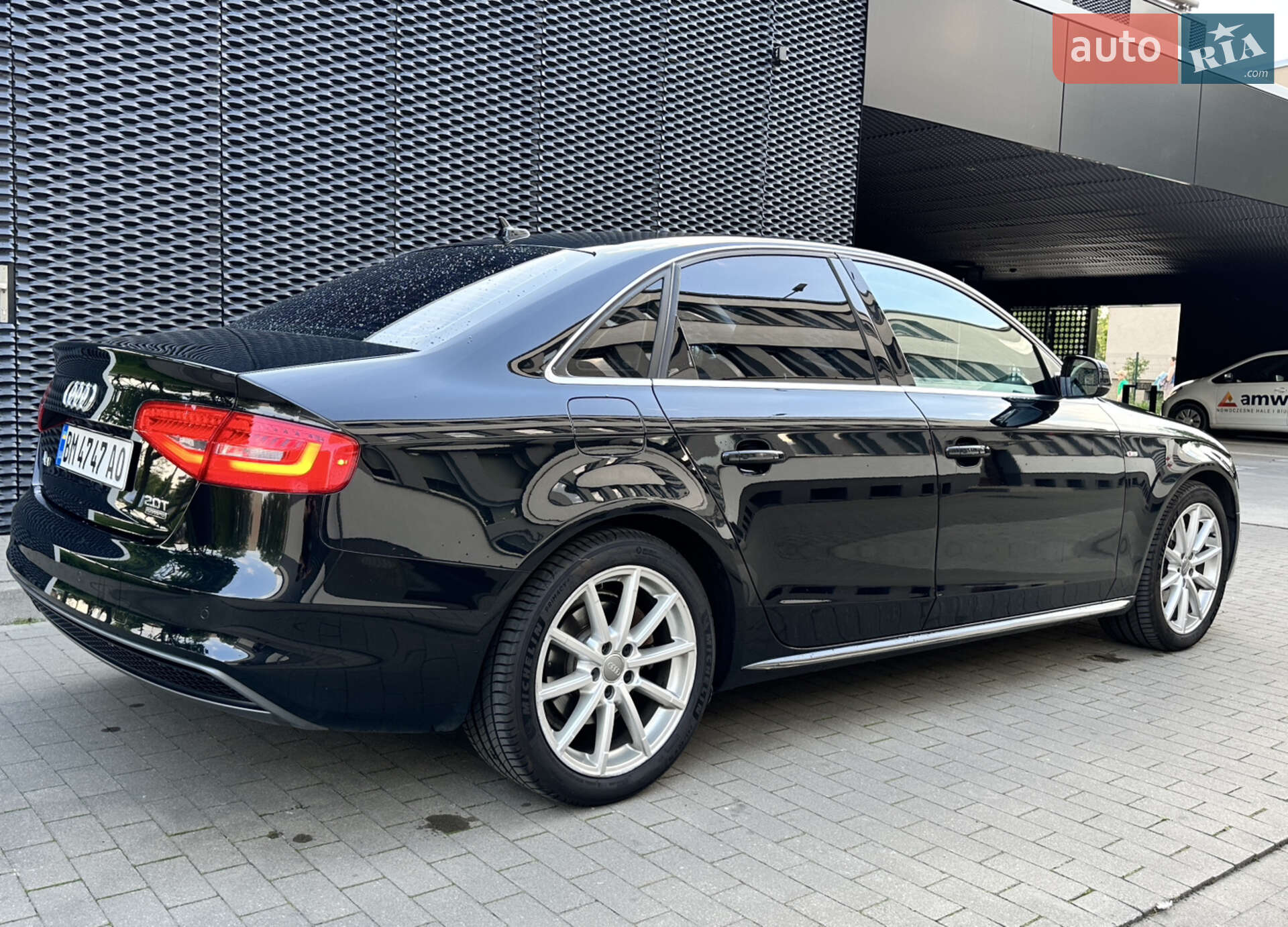 Audi A4 2016 VIN WAUFFAFL6GN001356 фото оголошення 5 з 30
