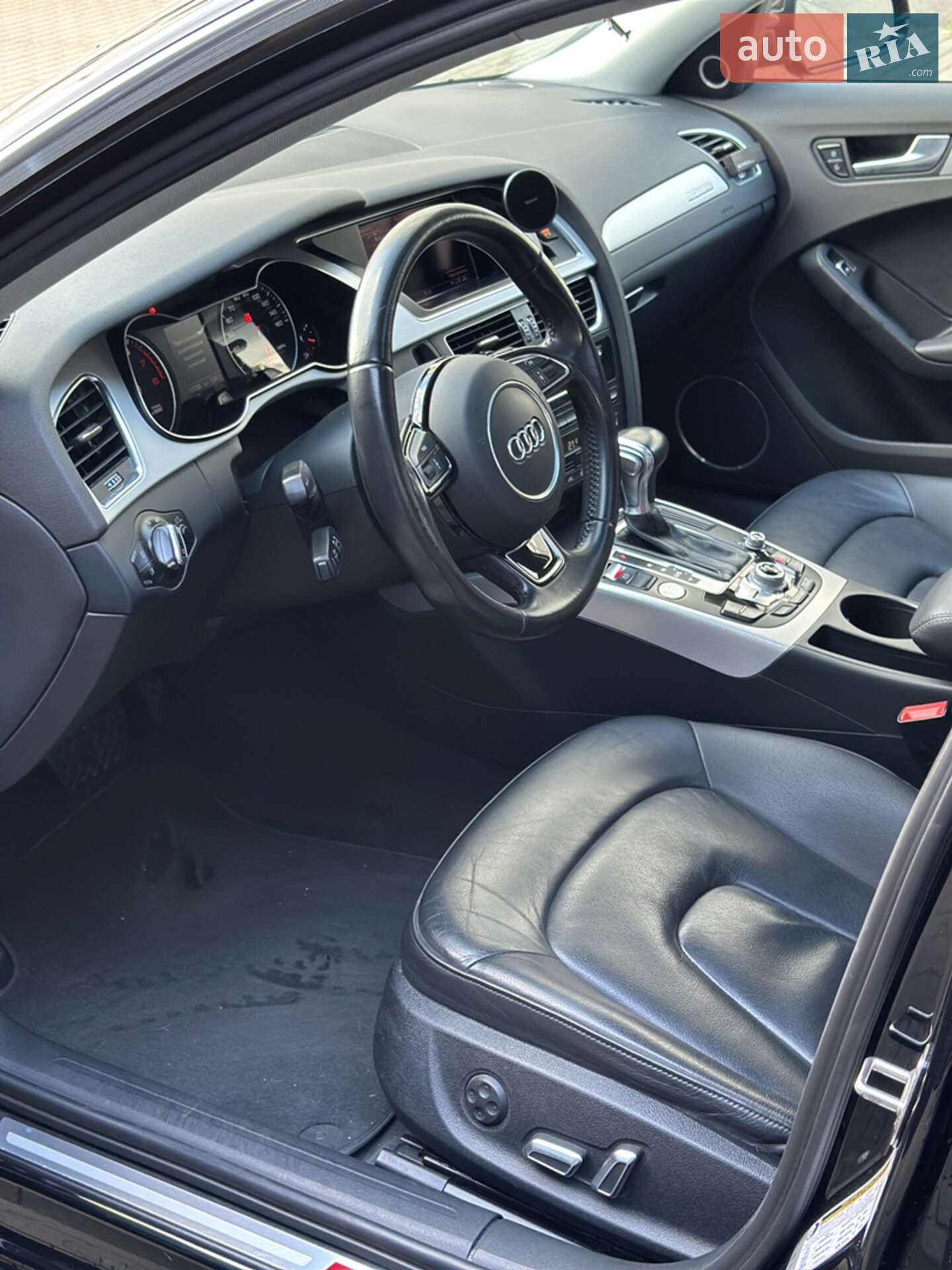 Audi A4 2016 VIN WAUFFAFL6GN001356 фото оголошення 15 з 30