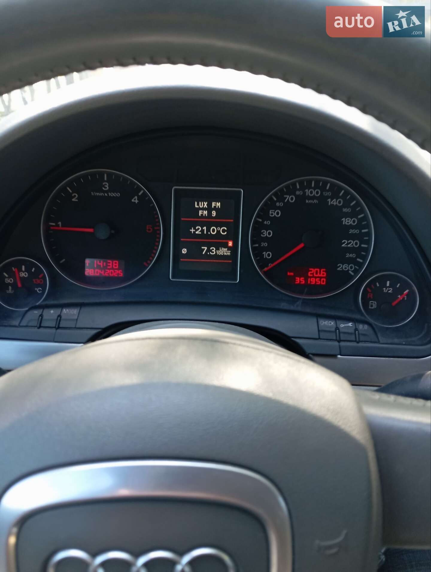 Audi A4 2004 VIN WAUZZZ8E05A406277 фото оголошення 8 з 15