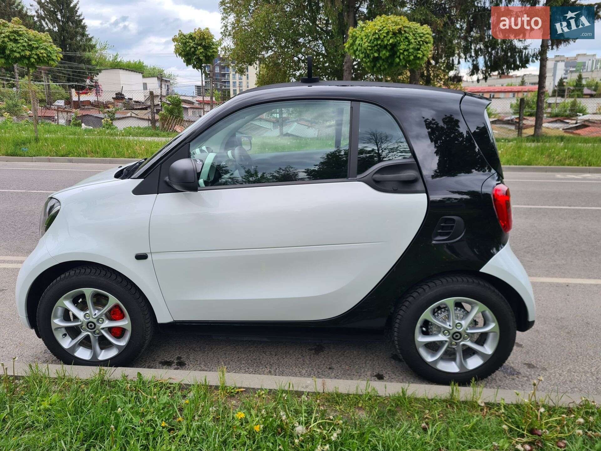 Smart EQ Fortwo 2018 VIN WME4533911K329845 фото оголошення 5 з 25