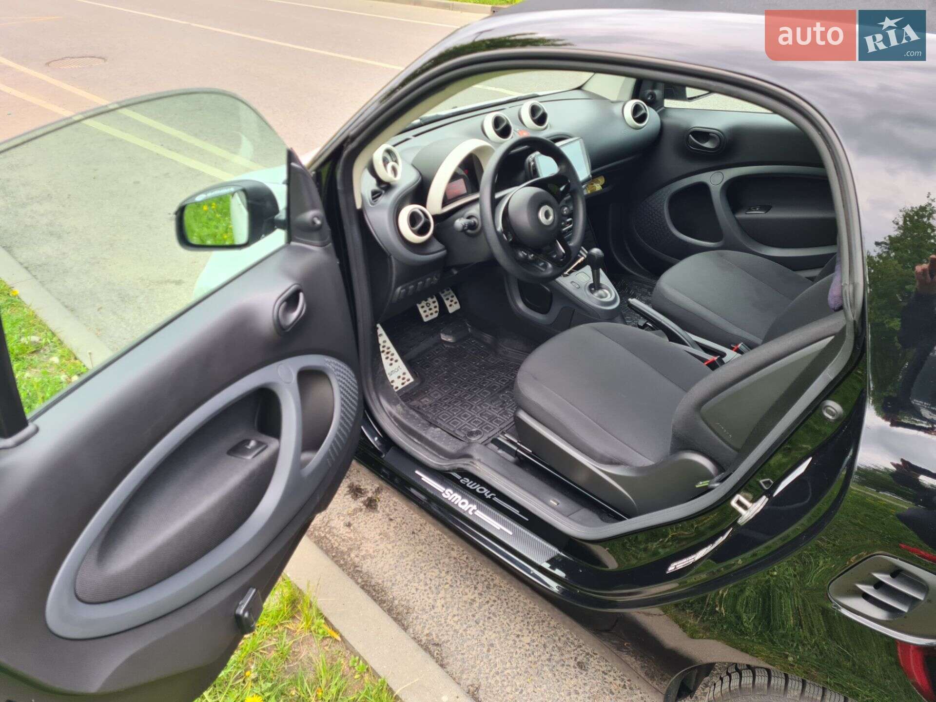 Smart EQ Fortwo 2018 VIN WME4533911K329845 фото оголошення 6 з 25