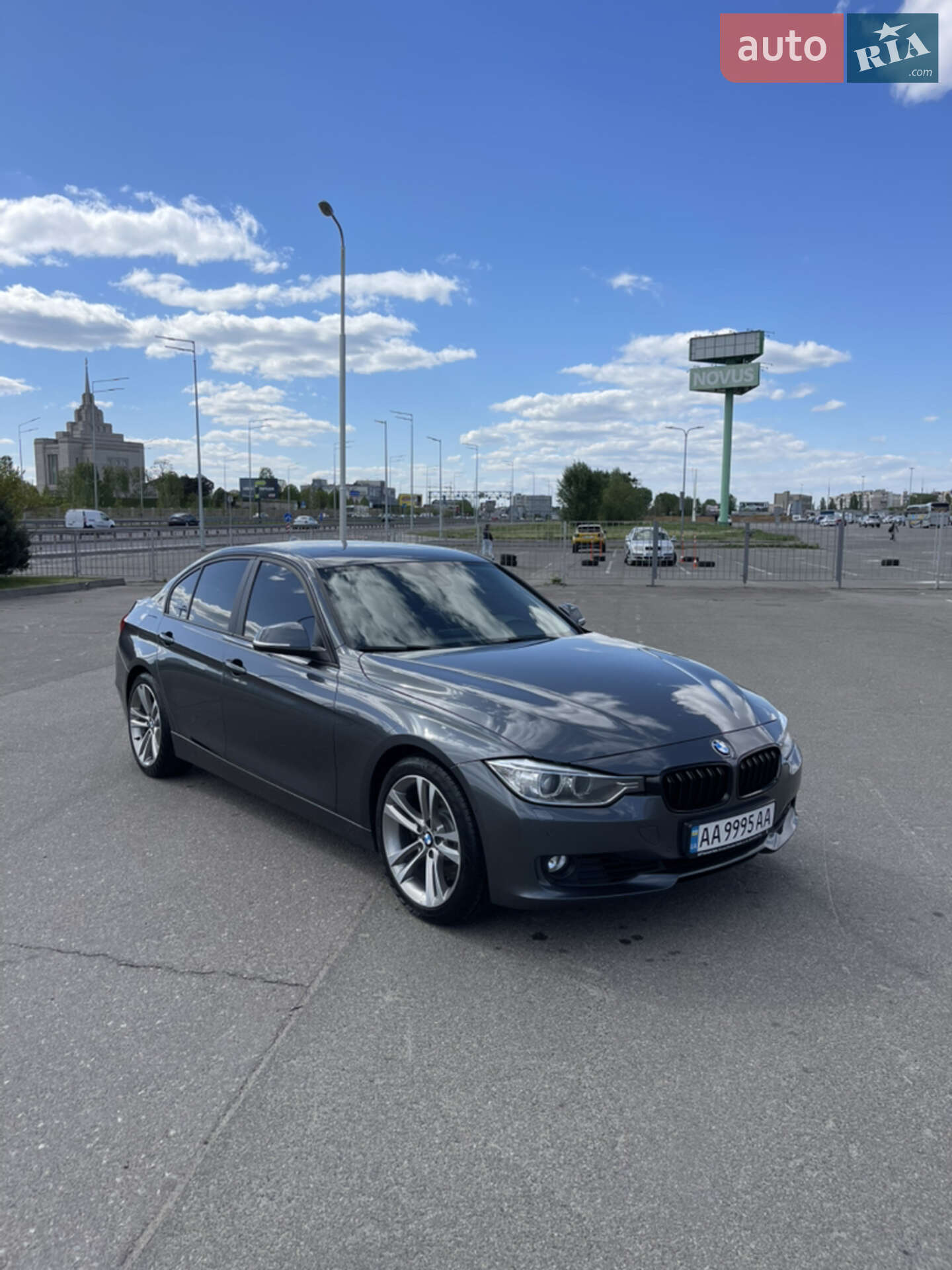 BMW 3 Series 2012 VIN WBA3E51010F570917 фото оголошення 3 з 33