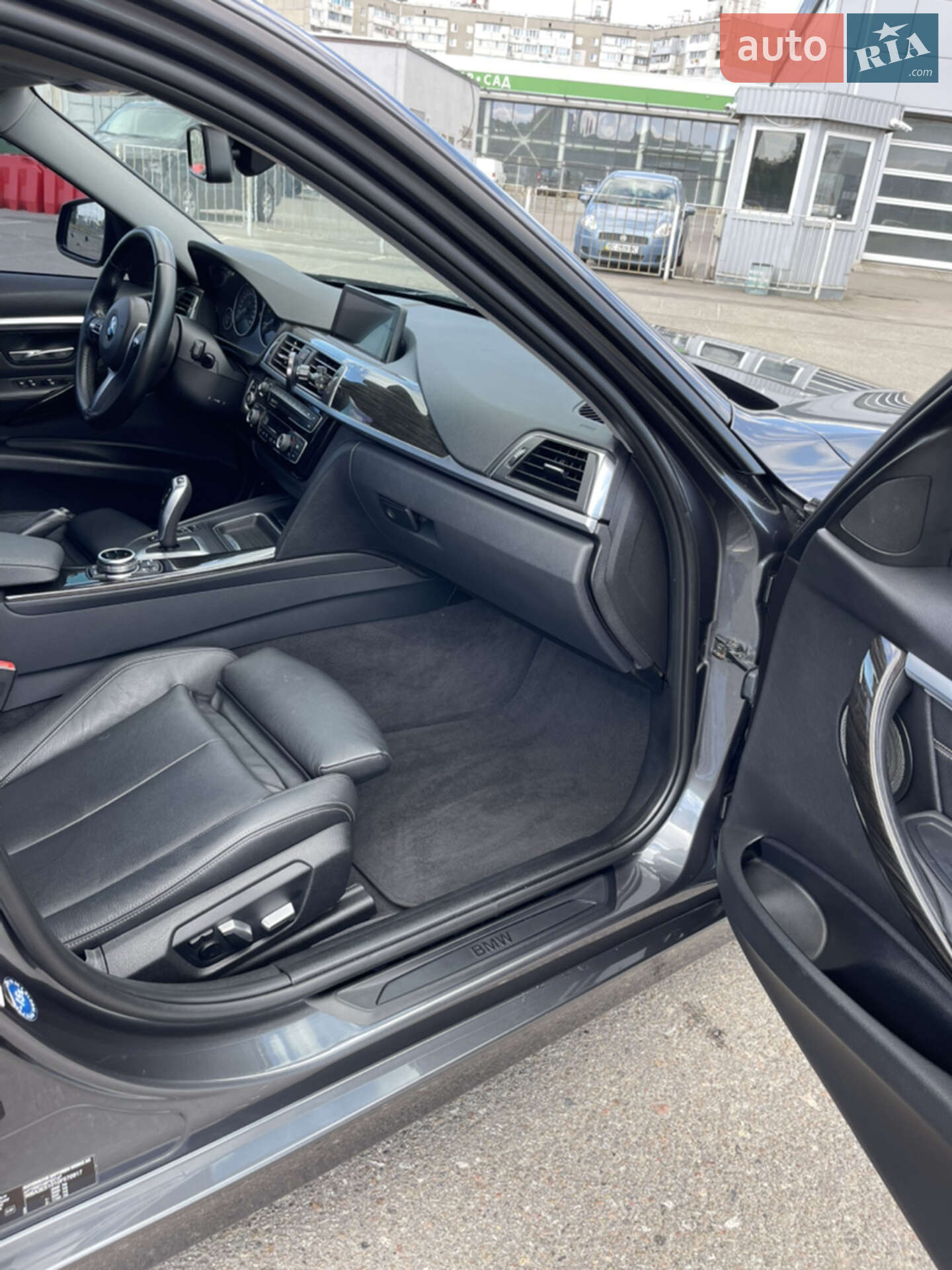 BMW 3 Series 2012 VIN WBA3E51010F570917 фото оголошення 28 з 33