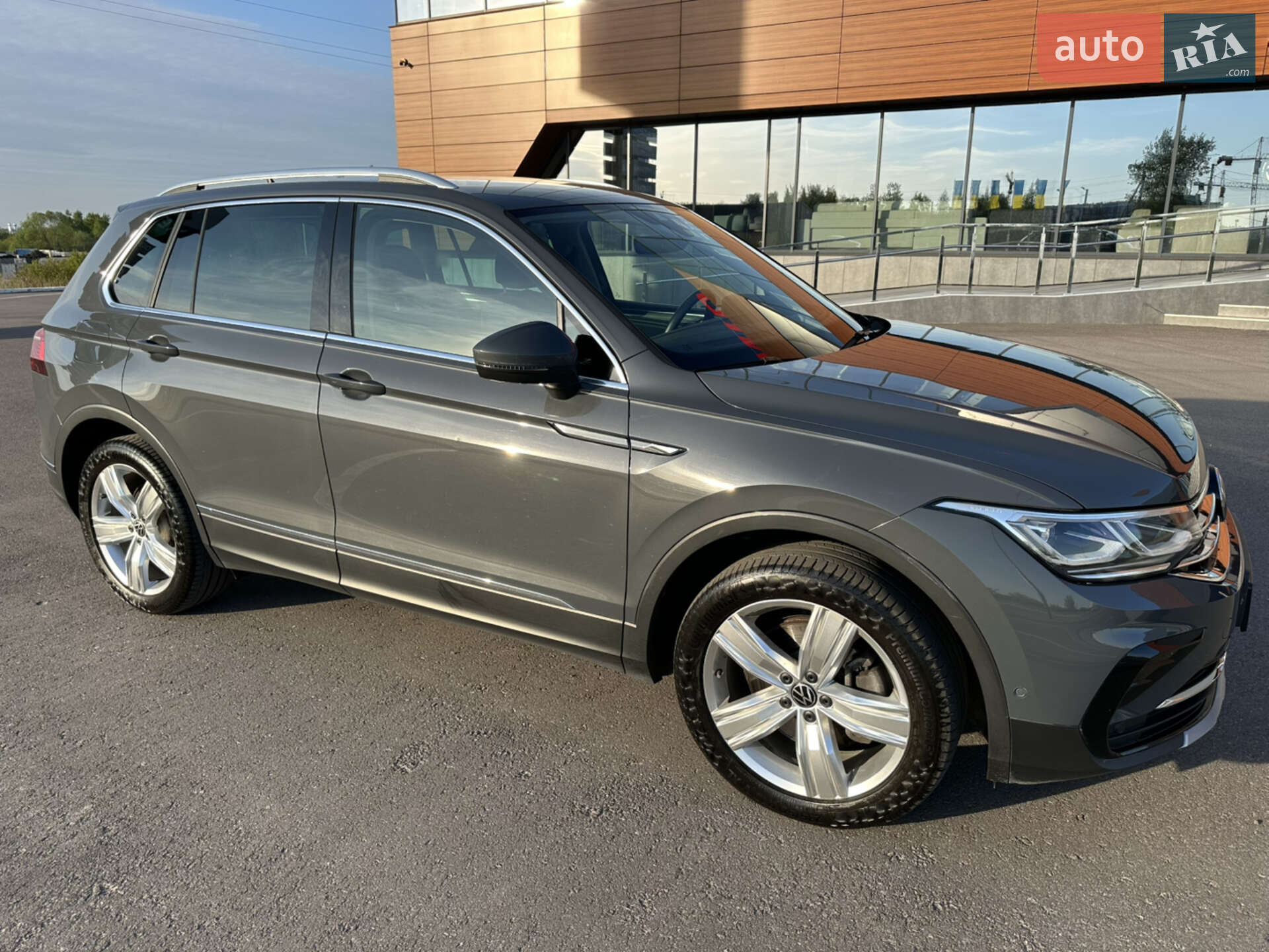 Volkswagen Tiguan 2021 VIN WVGZZZ5NZMW533466 фото оголошення 5 з 18