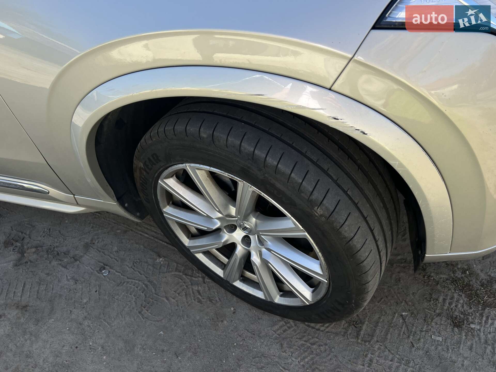 Volvo XC90 2015 VIN YV1LCA4BCG1033783 фото оголошення 5 з 10