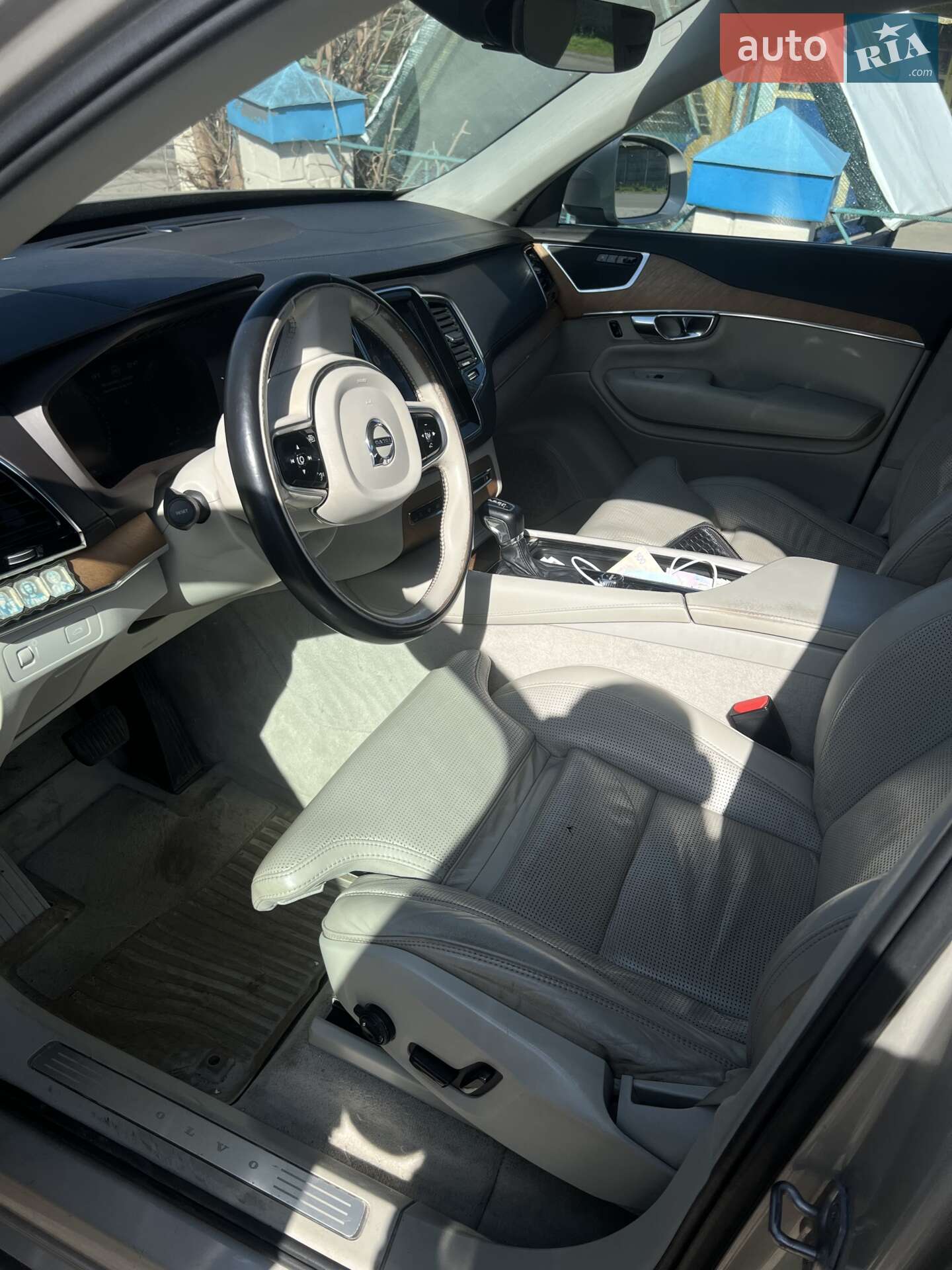 Volvo XC90 2015 VIN YV1LCA4BCG1033783 фото оголошення 8 з 10