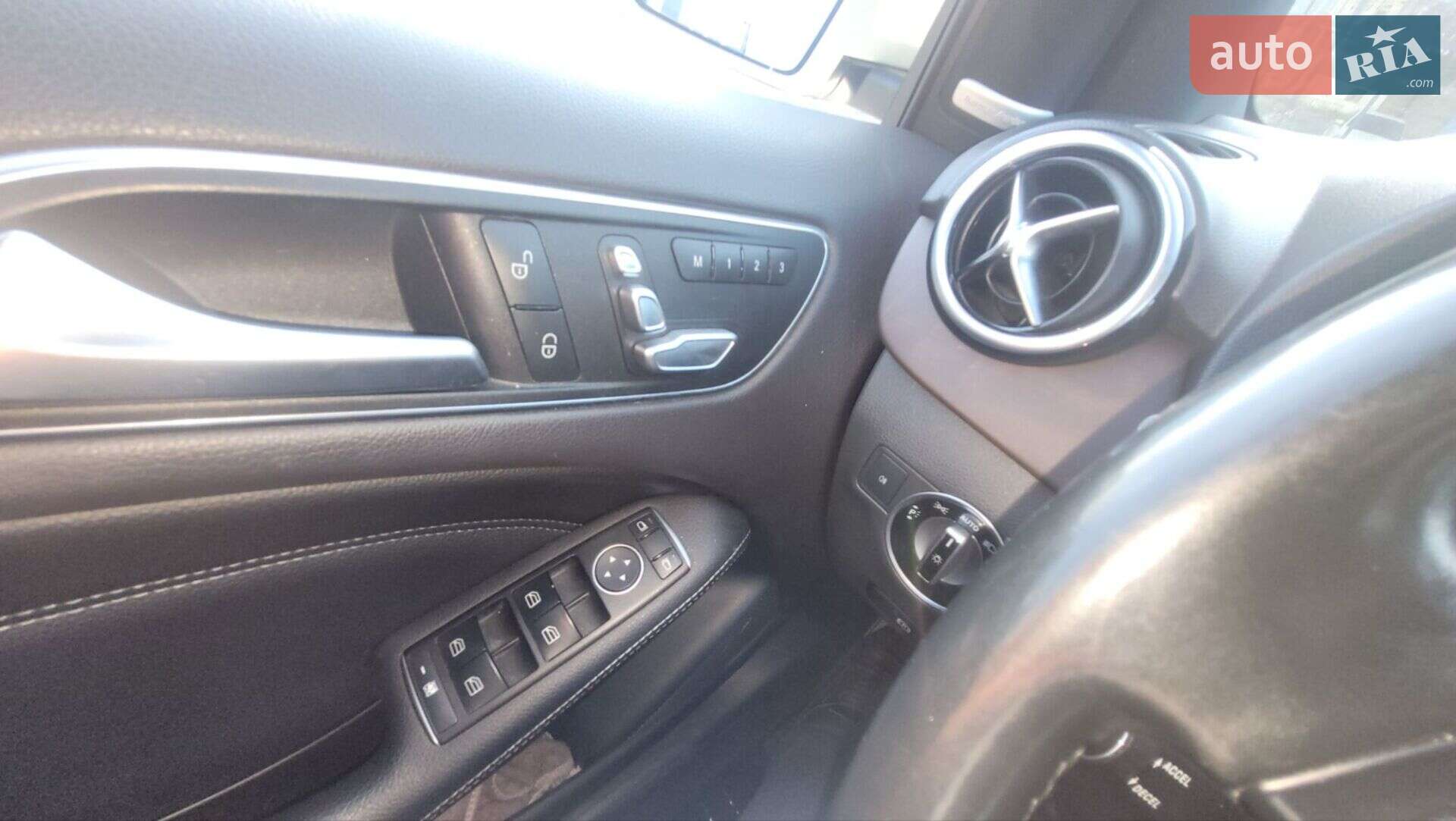 Mercedes-Benz B-Class 2016 VIN WDDVP9AB8HJ012205 фото оголошення 12 з 36