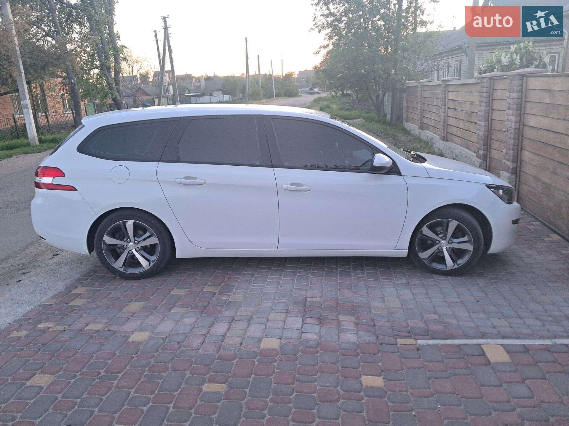 Peugeot 308 2016 VIN VF3LCBHZWGS128006 фото оголошення 2 з 10