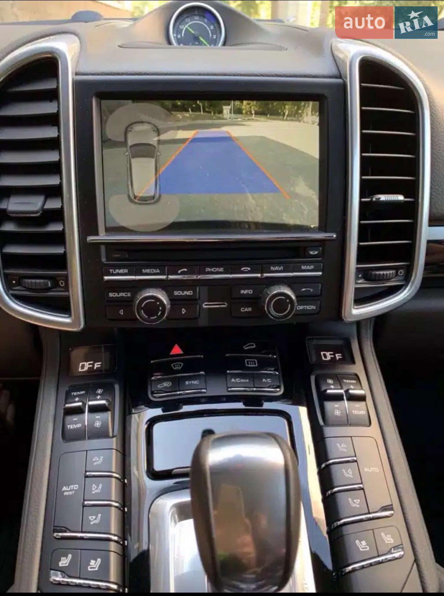 Porsche Cayenne 2016 VIN WP1AE2A29GLA64241 фото оголошення 4 з 17
