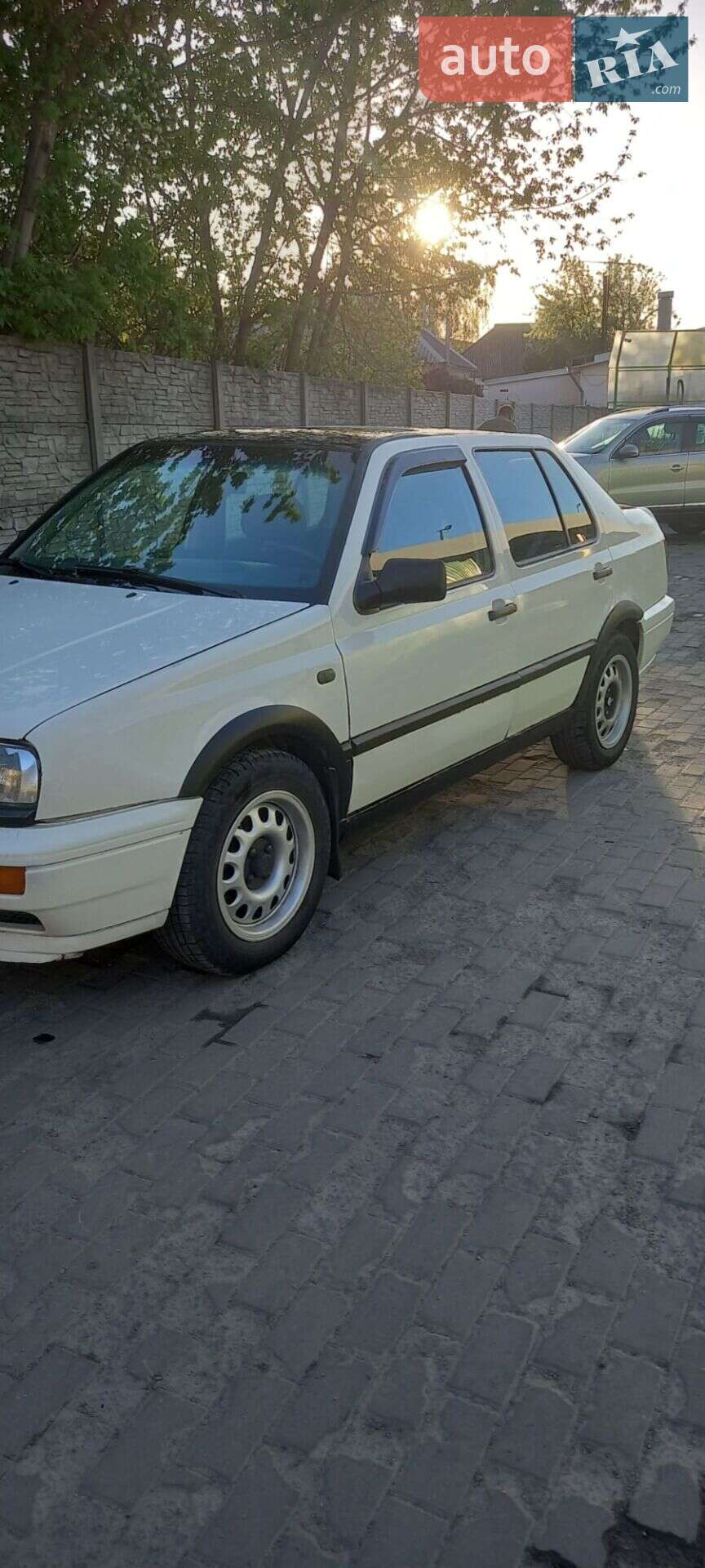Volkswagen Vento 1993 VIN WVWZZZ1HZPW501396 фото оголошення 3 з 22