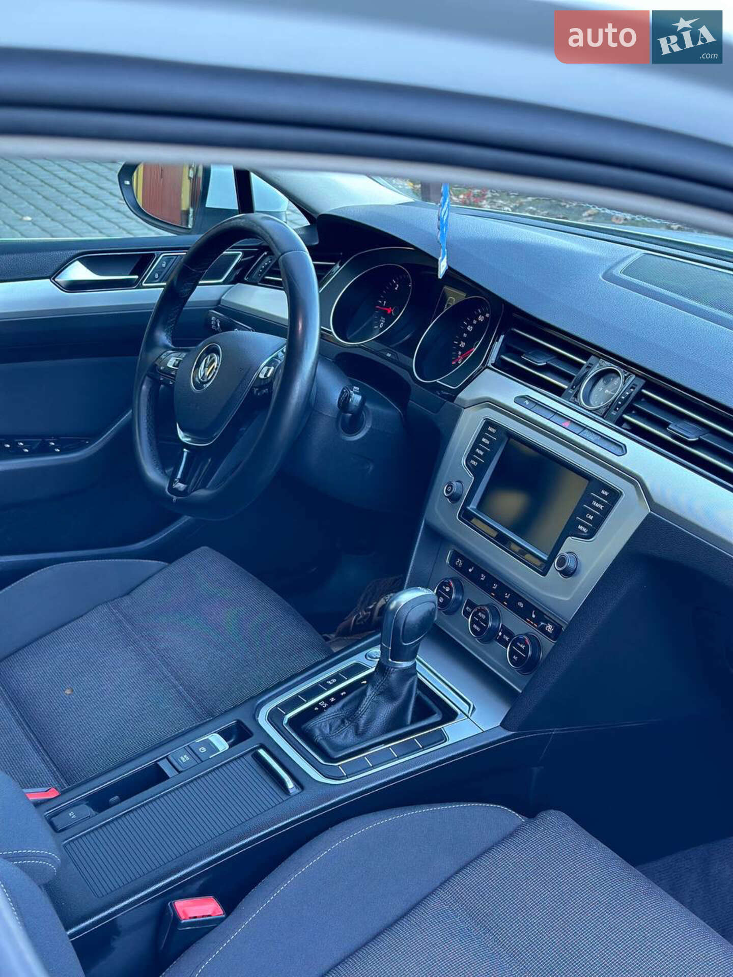 Volkswagen Passat 2015 VIN WVWZZZ3CZGE061259 фото оголошення 24 з 48