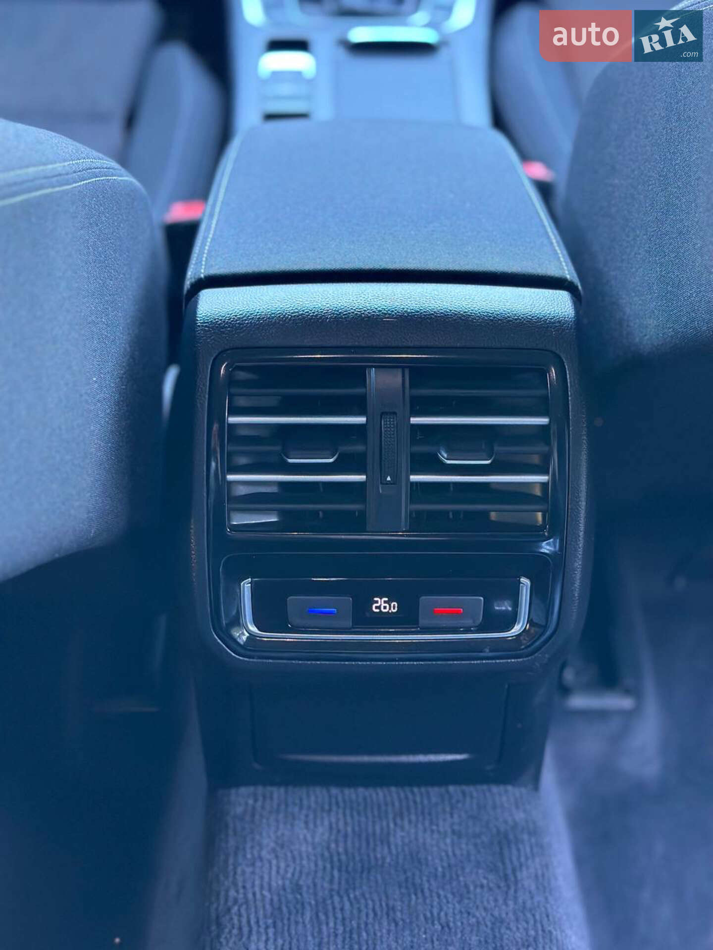 Volkswagen Passat 2015 VIN WVWZZZ3CZGE061259 фото оголошення 28 з 48