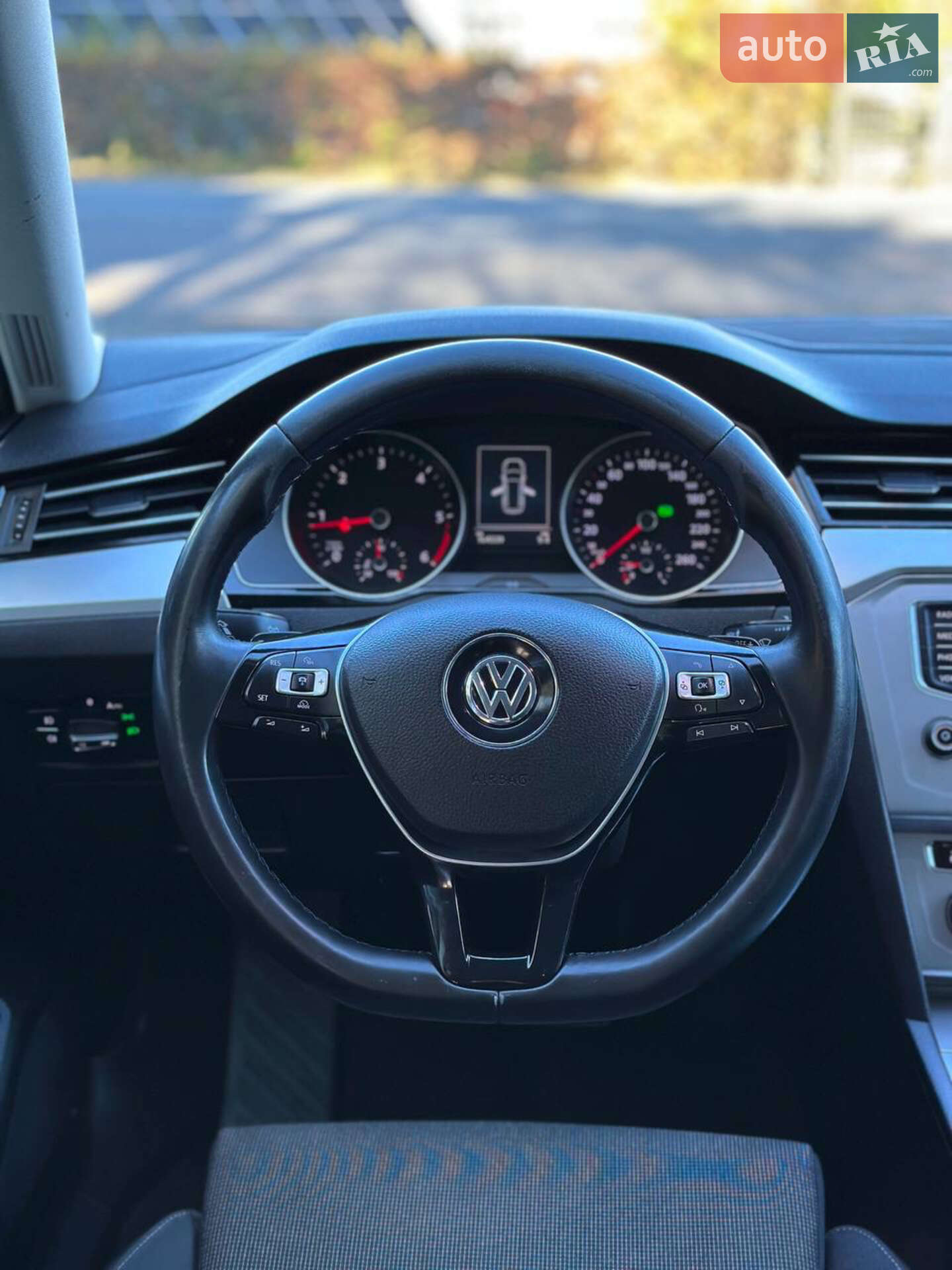 Volkswagen Passat 2015 VIN WVWZZZ3CZGE061259 фото оголошення 31 з 48