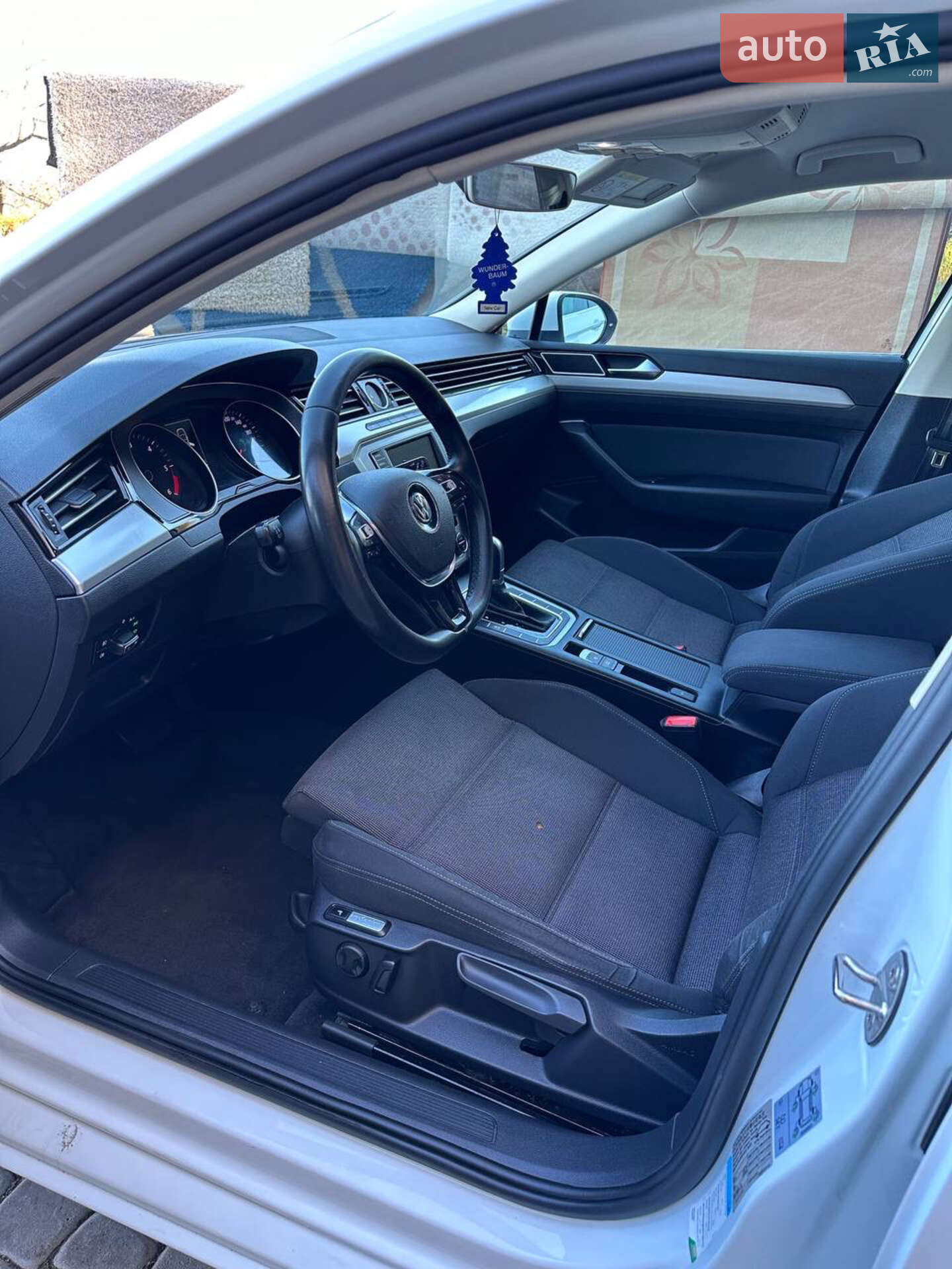 Volkswagen Passat 2015 VIN WVWZZZ3CZGE061259 фото оголошення 37 з 48