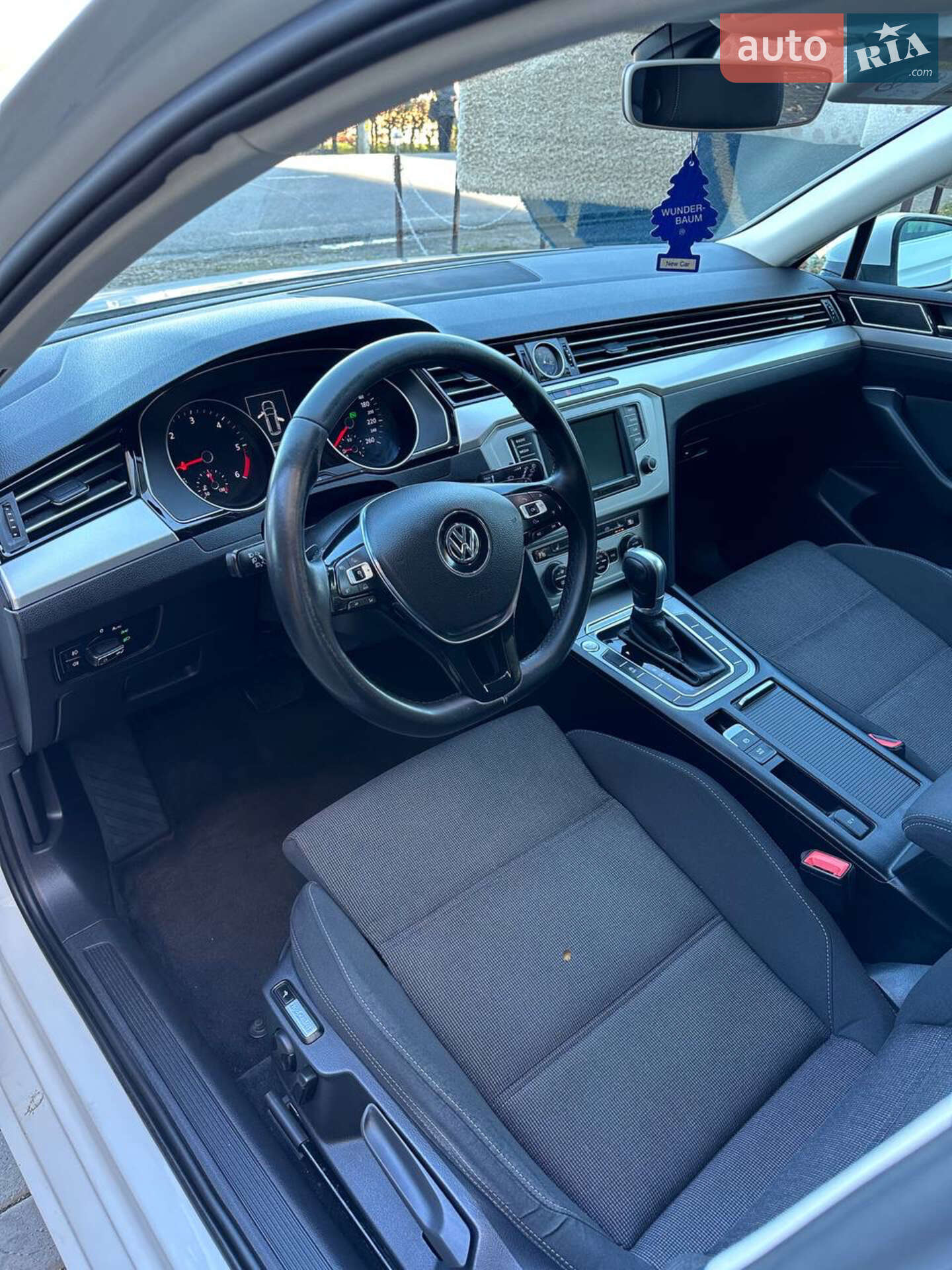 Volkswagen Passat 2015 VIN WVWZZZ3CZGE061259 фото оголошення 38 з 48