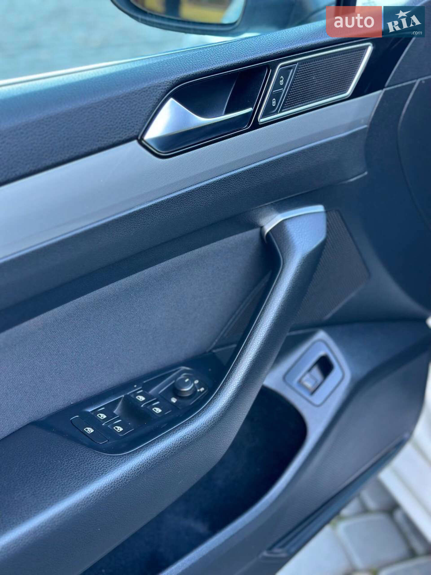 Volkswagen Passat 2015 VIN WVWZZZ3CZGE061259 фото оголошення 39 з 48