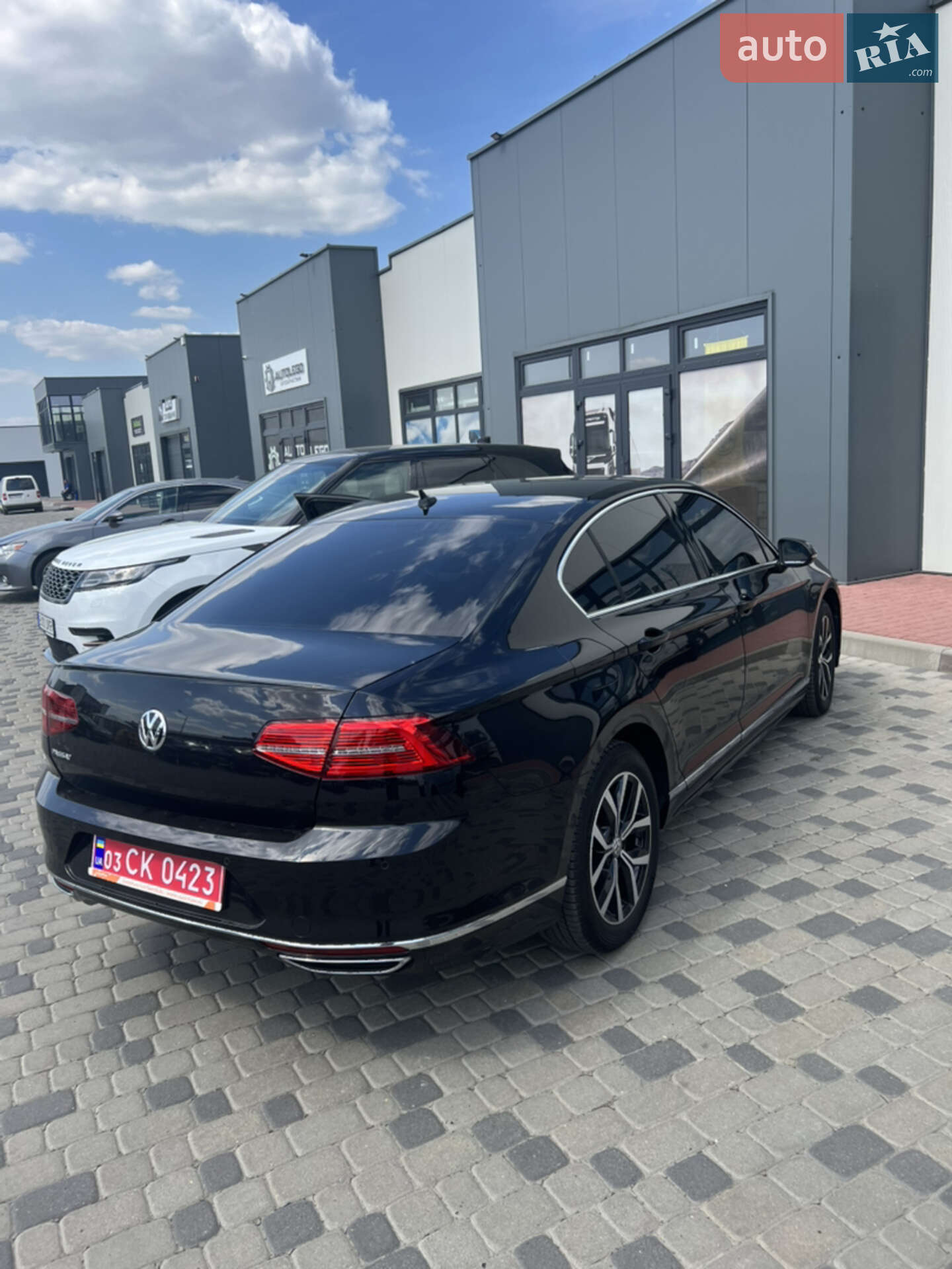 Volkswagen Passat 2018 VIN WVWZZZ3CZKE017951 фото оголошення 2 з 32