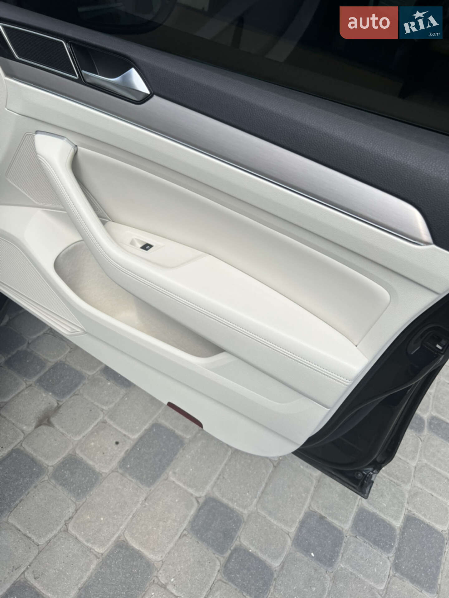 Volkswagen Passat 2018 VIN WVWZZZ3CZKE017951 фото оголошення 18 з 32