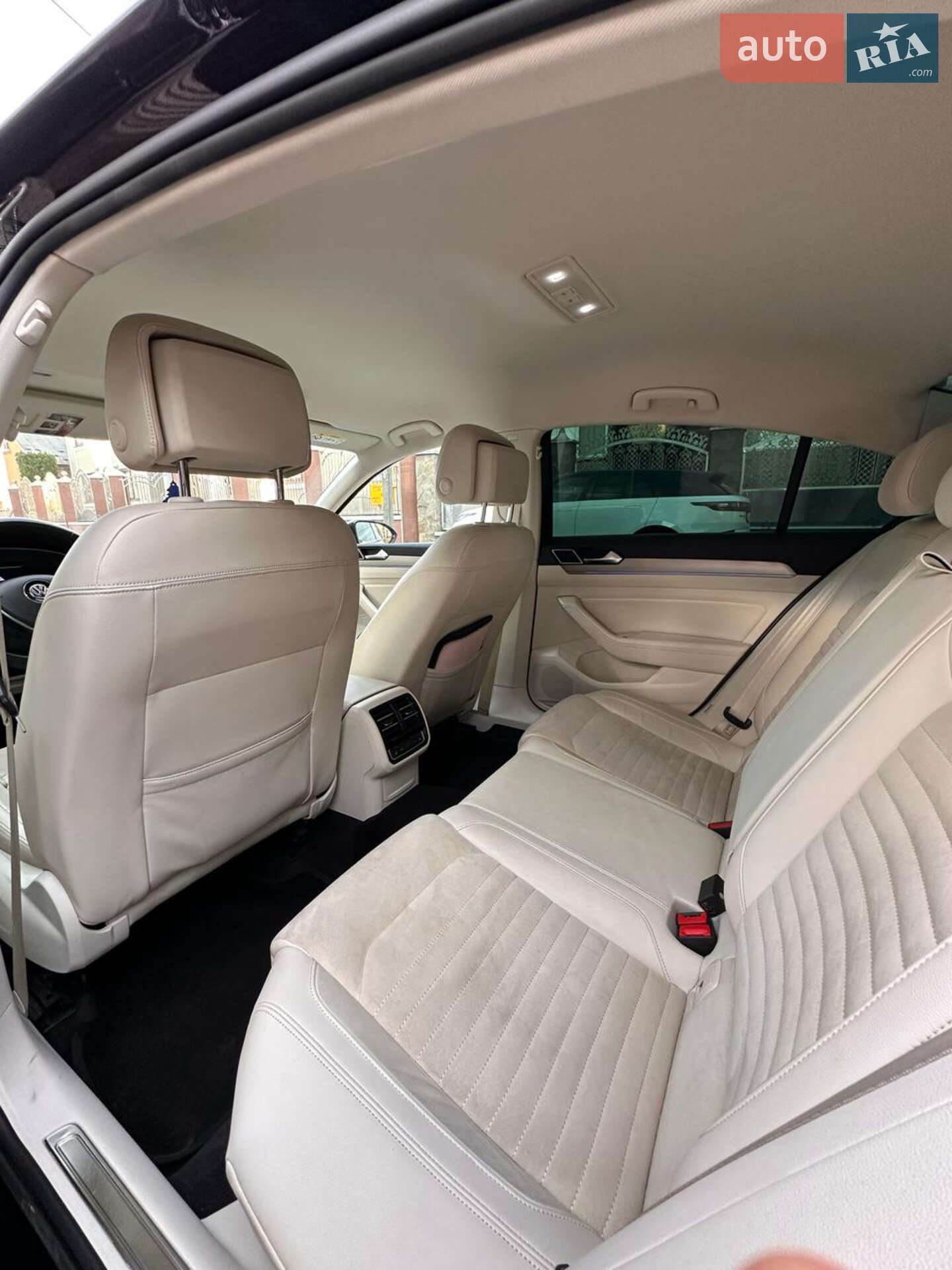 Volkswagen Passat 2018 VIN WVWZZZ3CZKE017951 фото оголошення 20 з 32