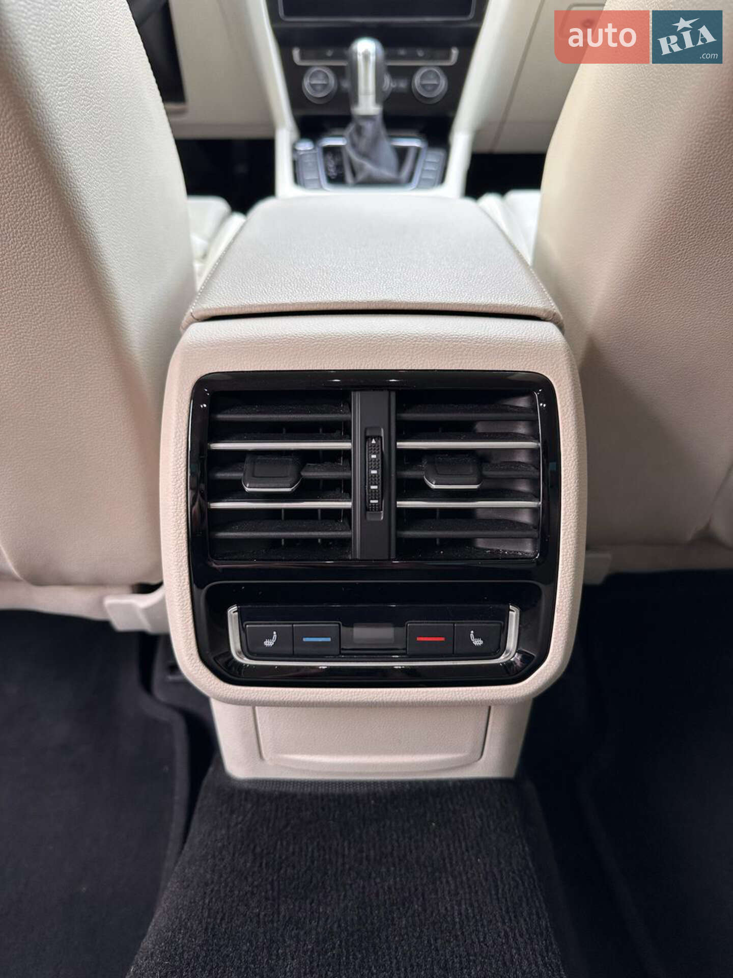 Volkswagen Passat 2018 VIN WVWZZZ3CZKE017951 фото оголошення 27 з 32