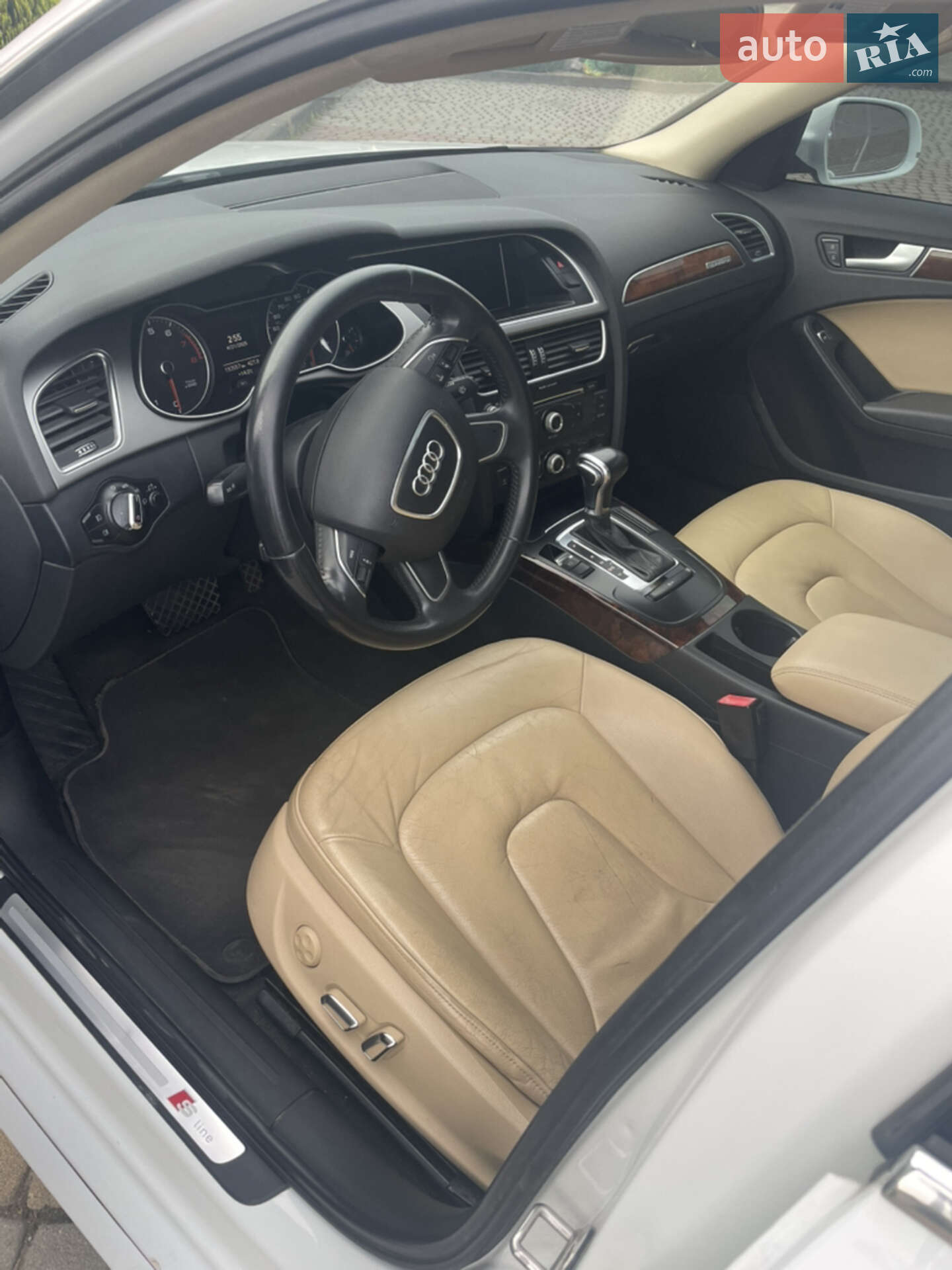 Audi A4 2013 VIN WAUBFAFL1EN018402 фото оголошення 4 з 11