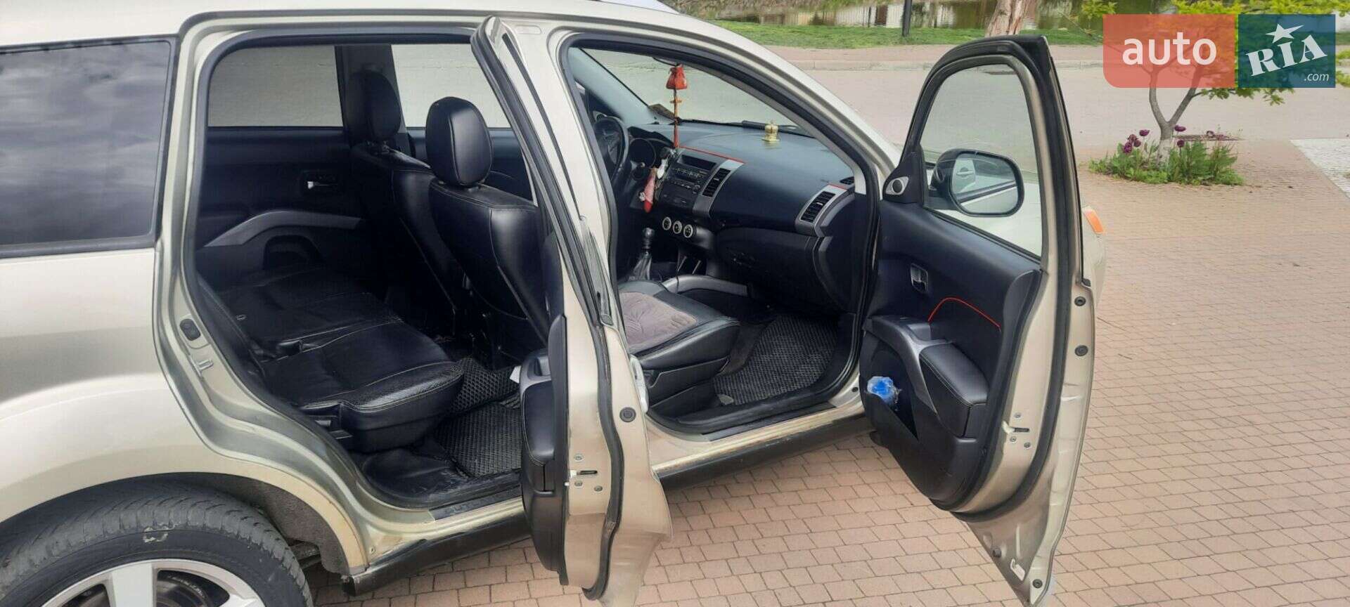 Mitsubishi Outlander XL 2006 VIN JMBXJCW8W7U000835 фото оголошення 8 з 22