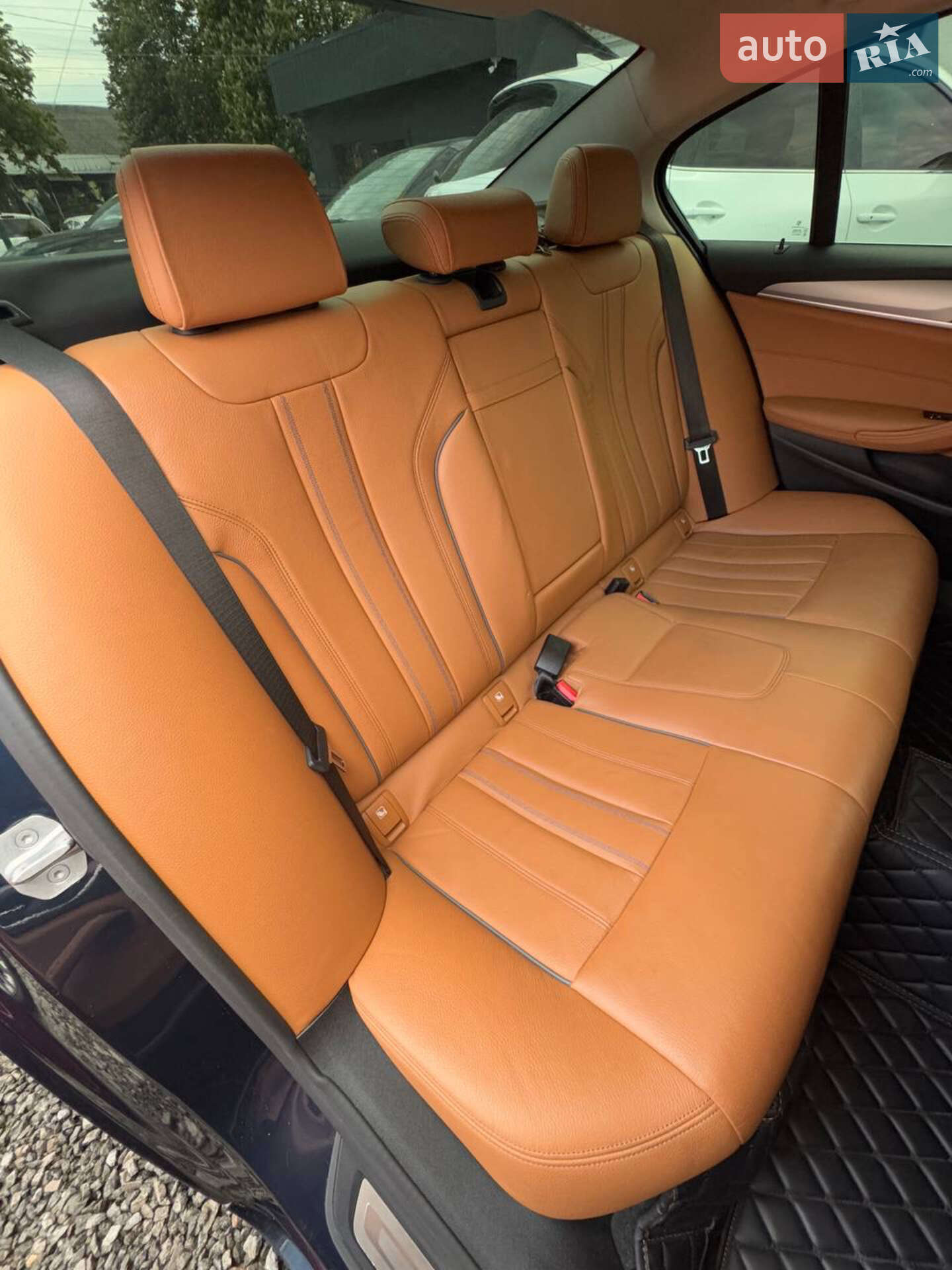 BMW 5 Series 2019 VIN WBAJA91050CD60397 фото оголошення 3 з 22