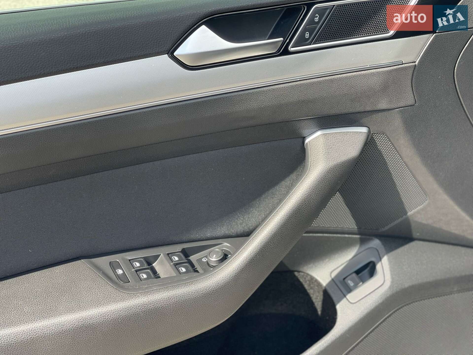 Volkswagen Passat 2016 VIN WVWZZZ3CZFE473760 фото оголошення 32 з 55